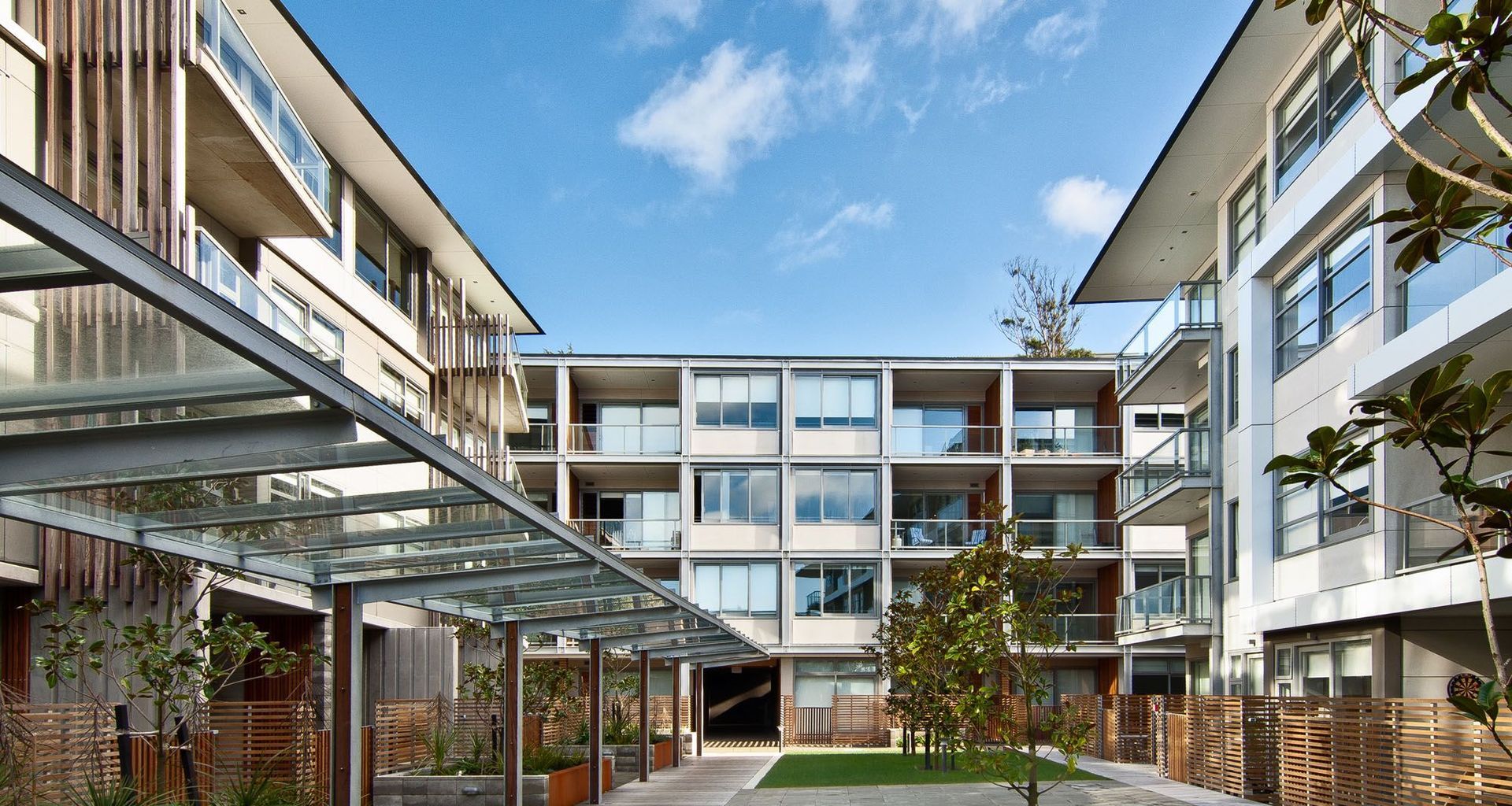Revolucion Apartments banner