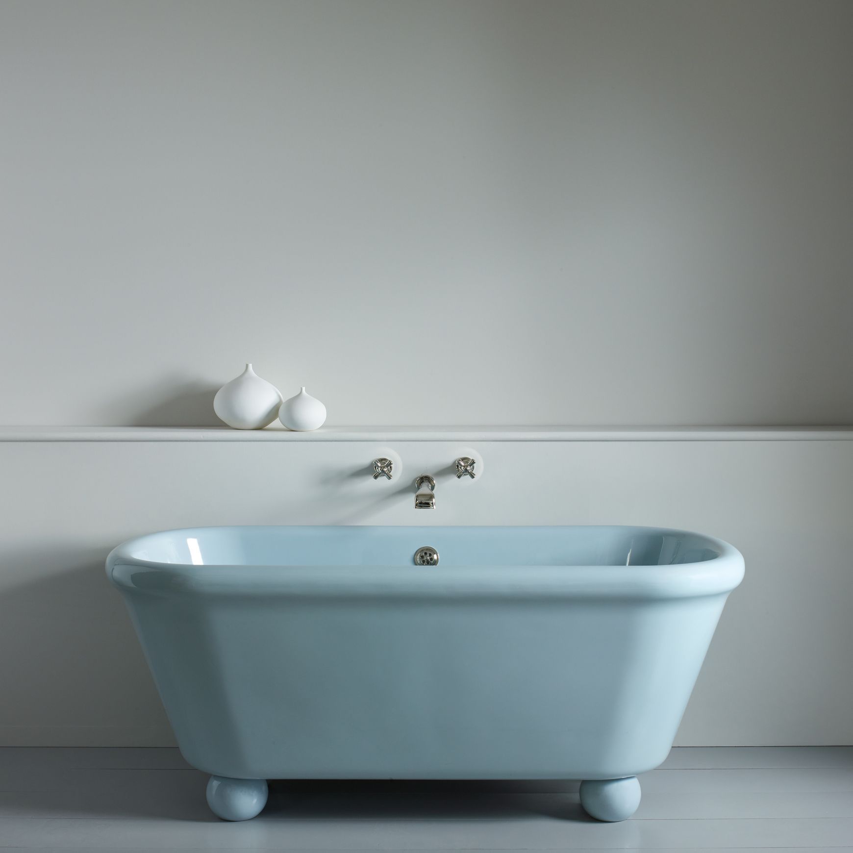 Rockwell Bath with Feet