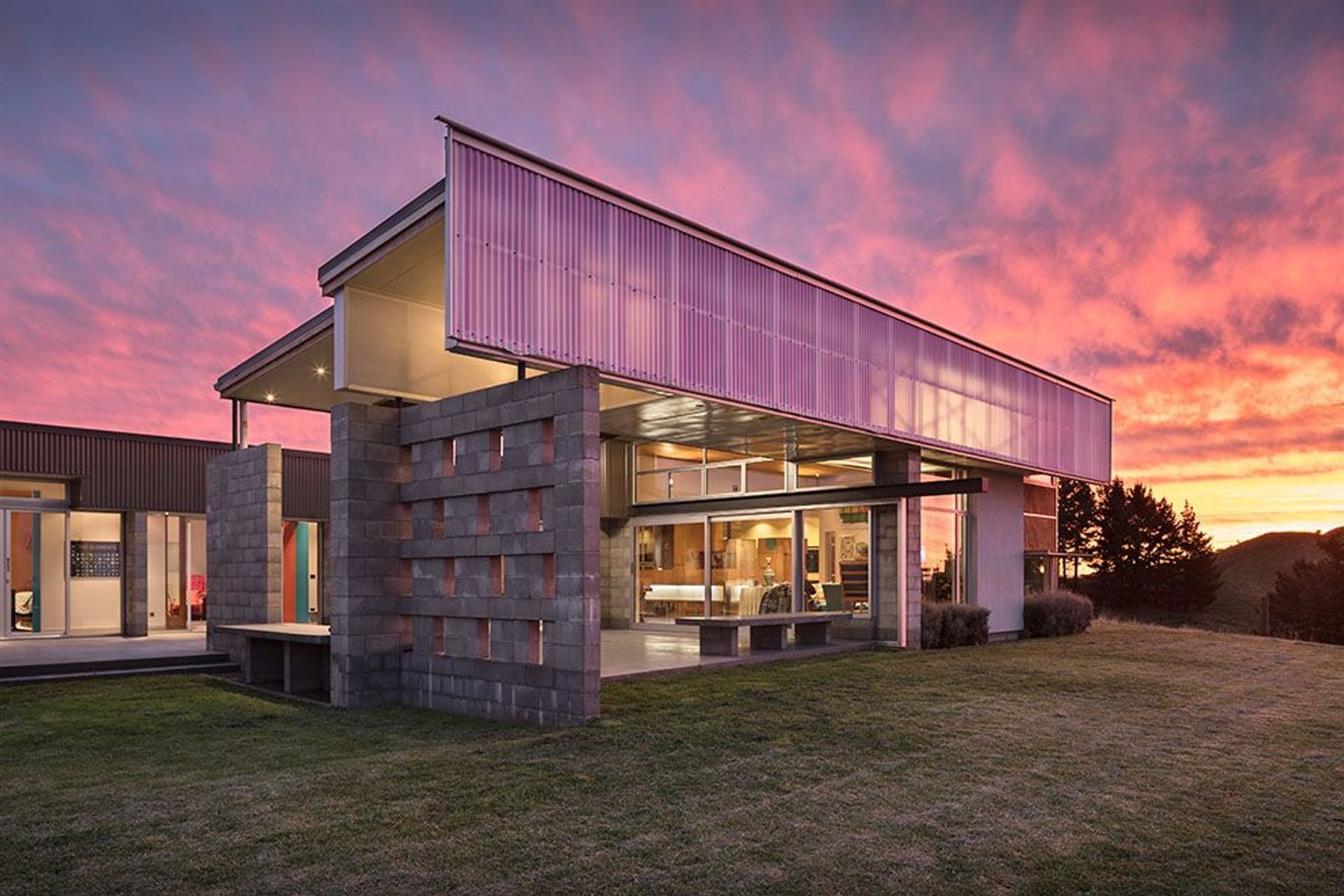 Contemporary blockwork mixes well with the abundance of light.