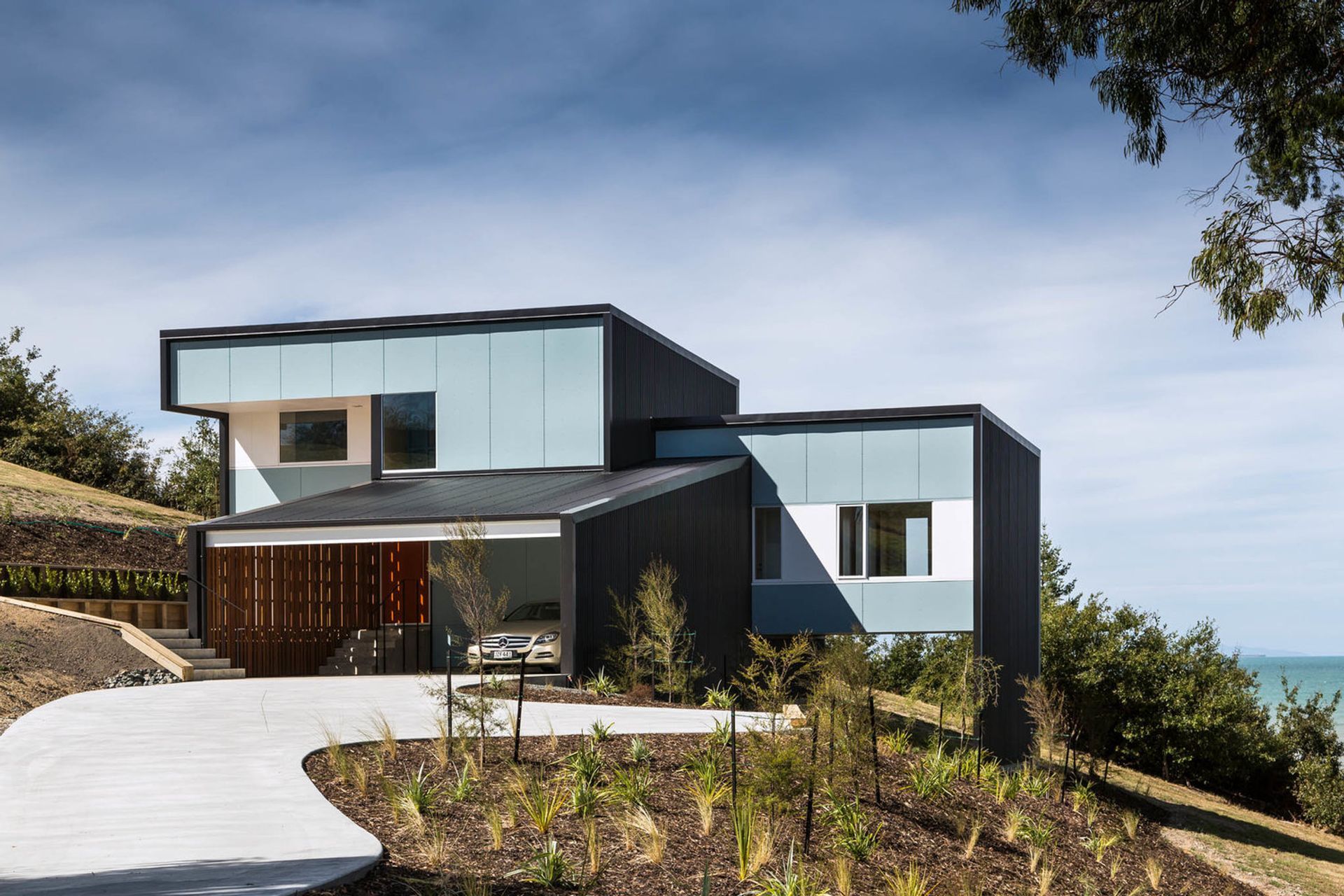 Photo by Paul McCredie.