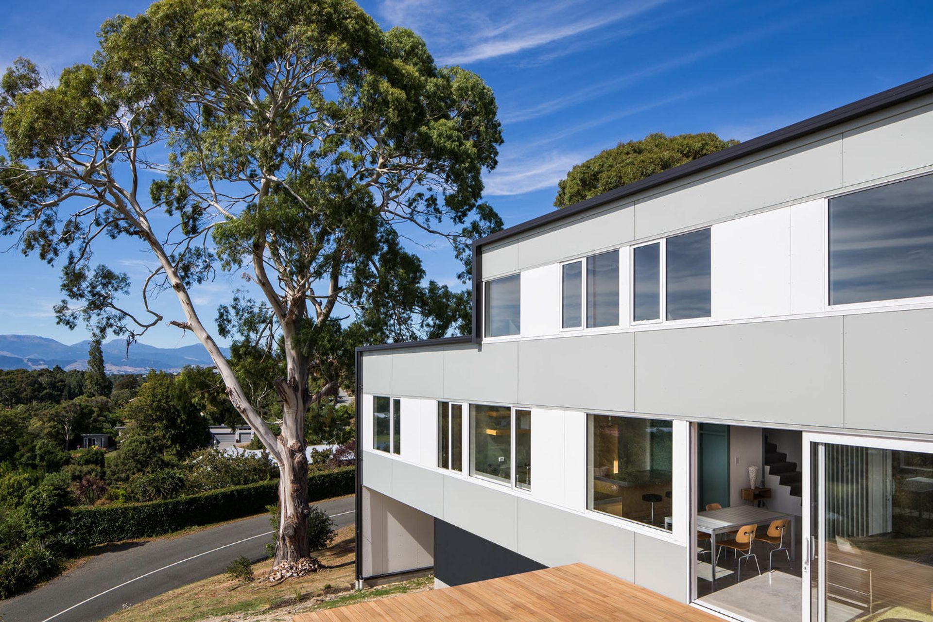 Photo by Paul McCredie.