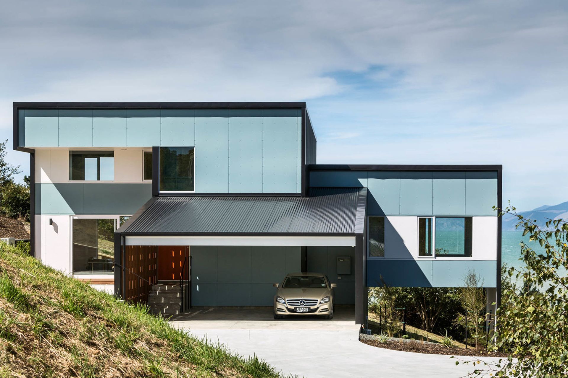 Photo by Paul McCredie.