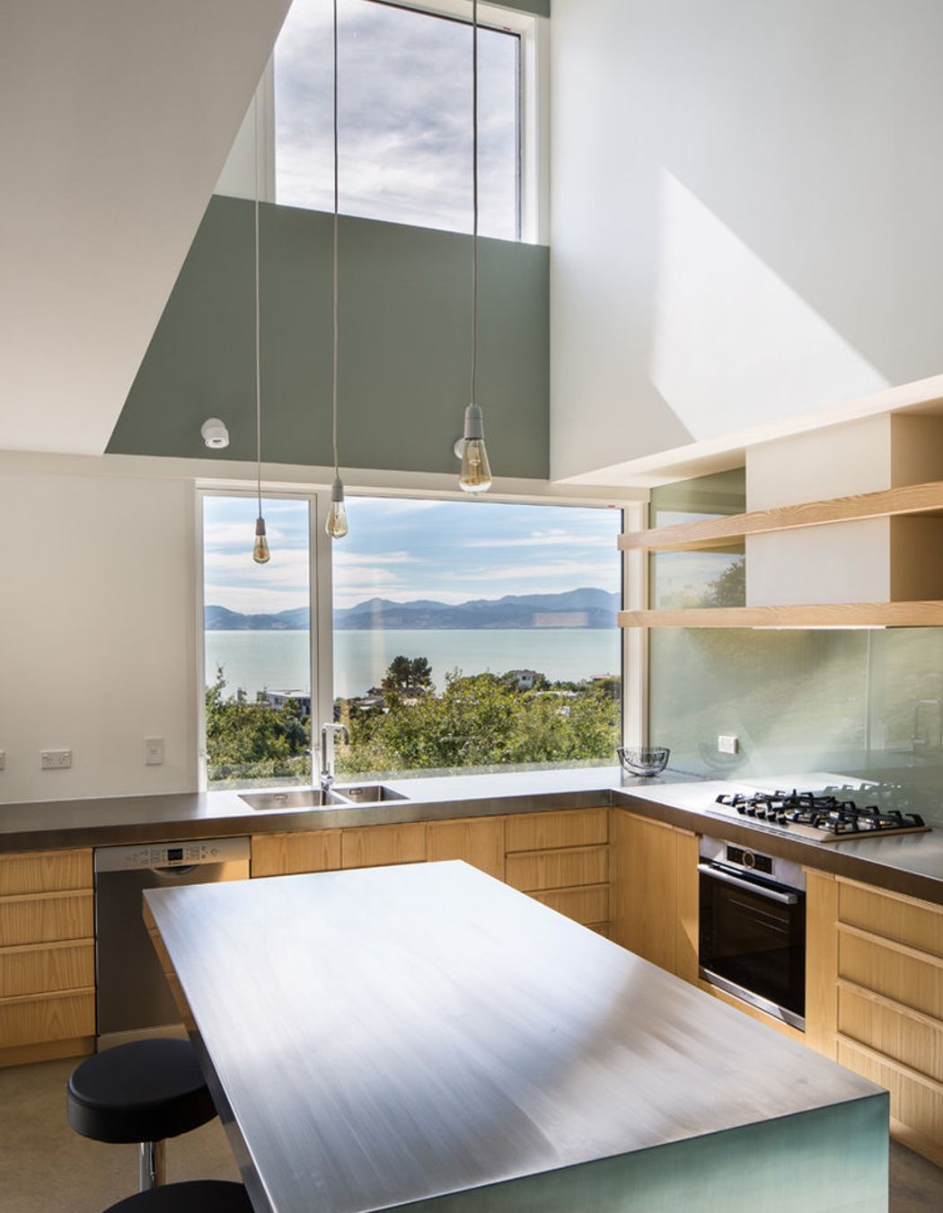 Photo by Paul McCredie.