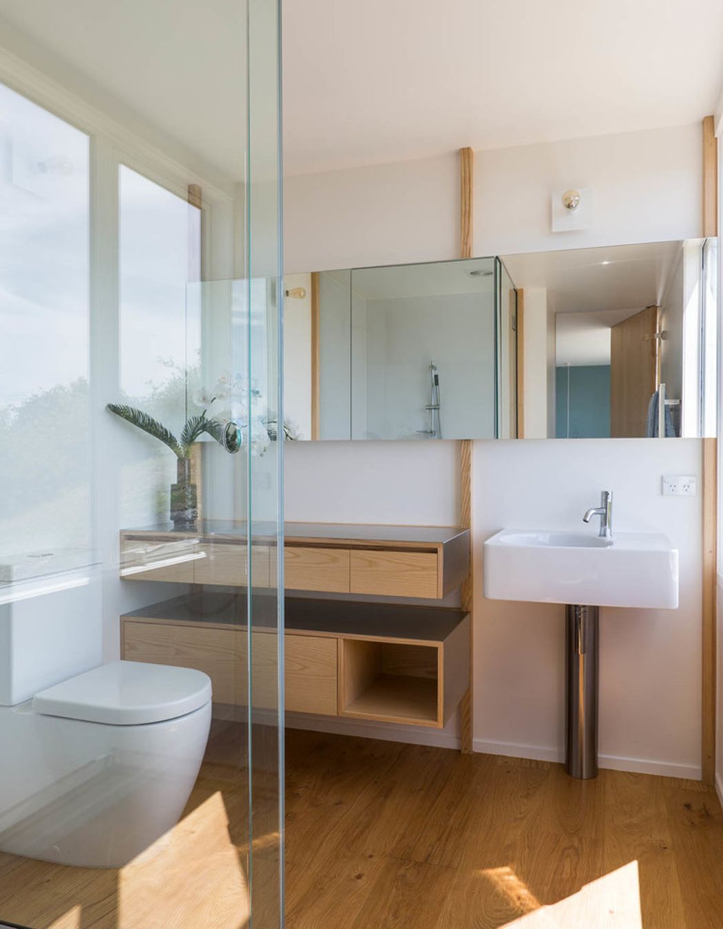 Photo by Paul McCredie.