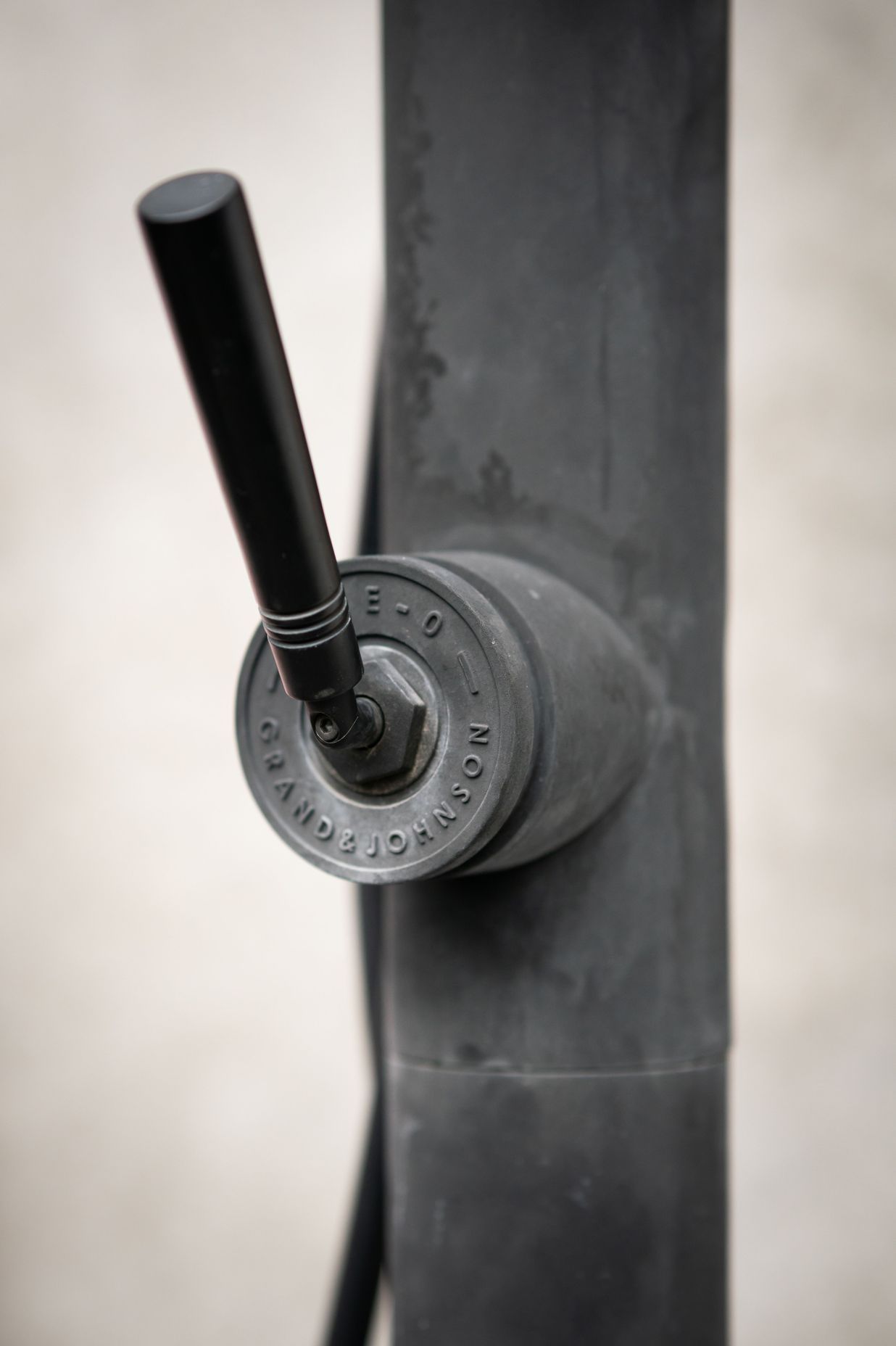 Designed for the frequent comings and goings of an avid surfer, the oudoor shower is a key element of the workings of this home.