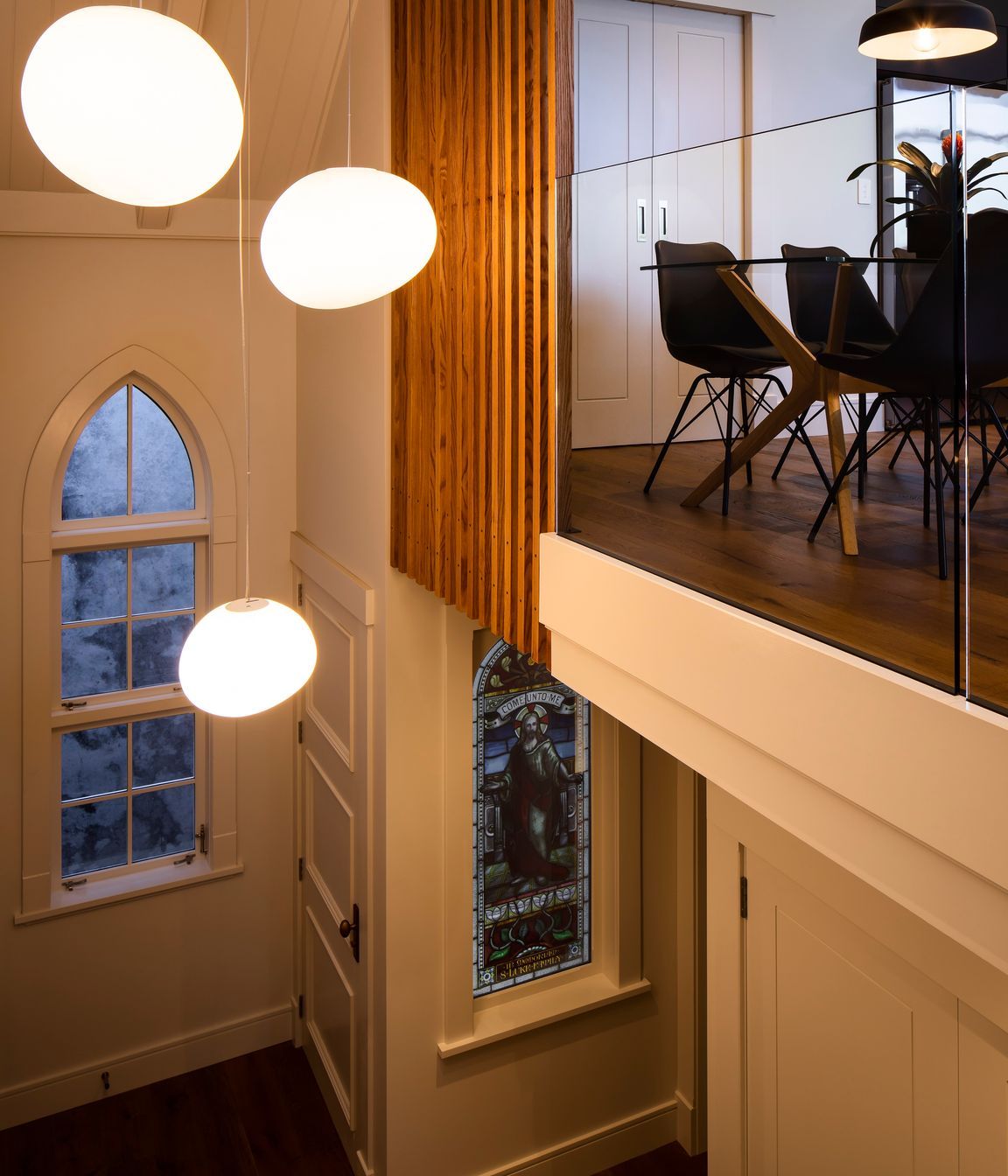 HURFORD'S Elegant Oak Vintage Engineered Flooring