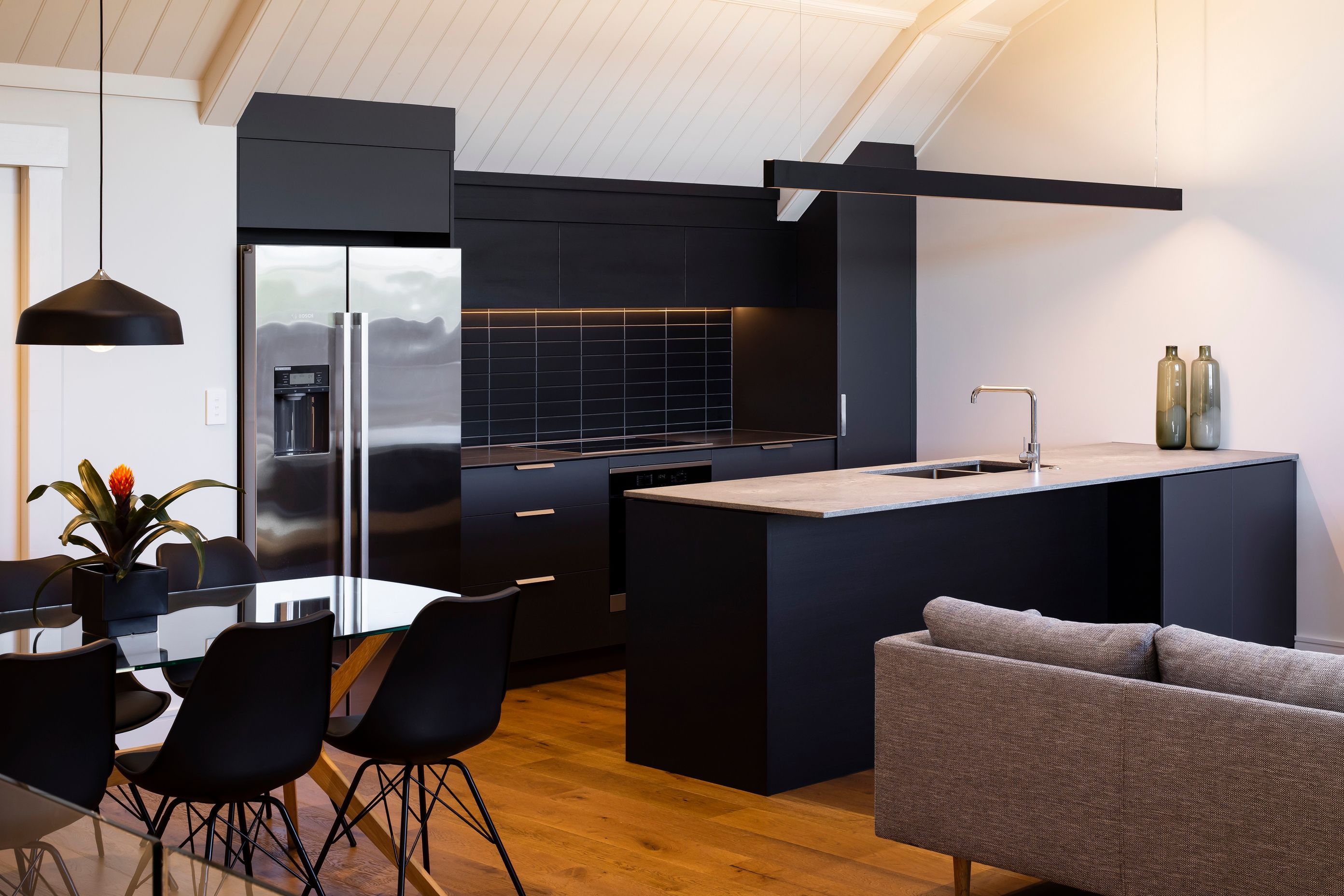 HURFORD'S Elegant Oak Vintage Engineered Flooring