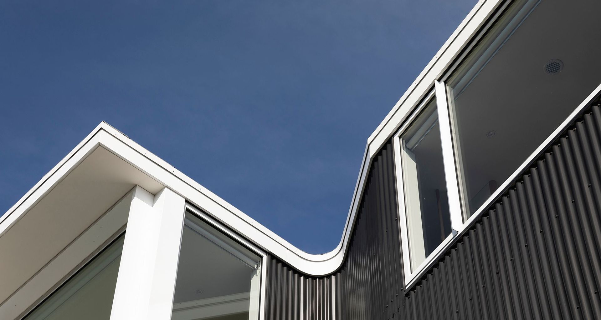 Salmont Place: a very modern renovation banner