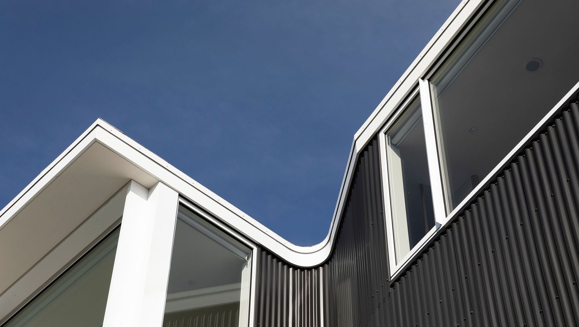 Salmont Place: a very modern renovation banner