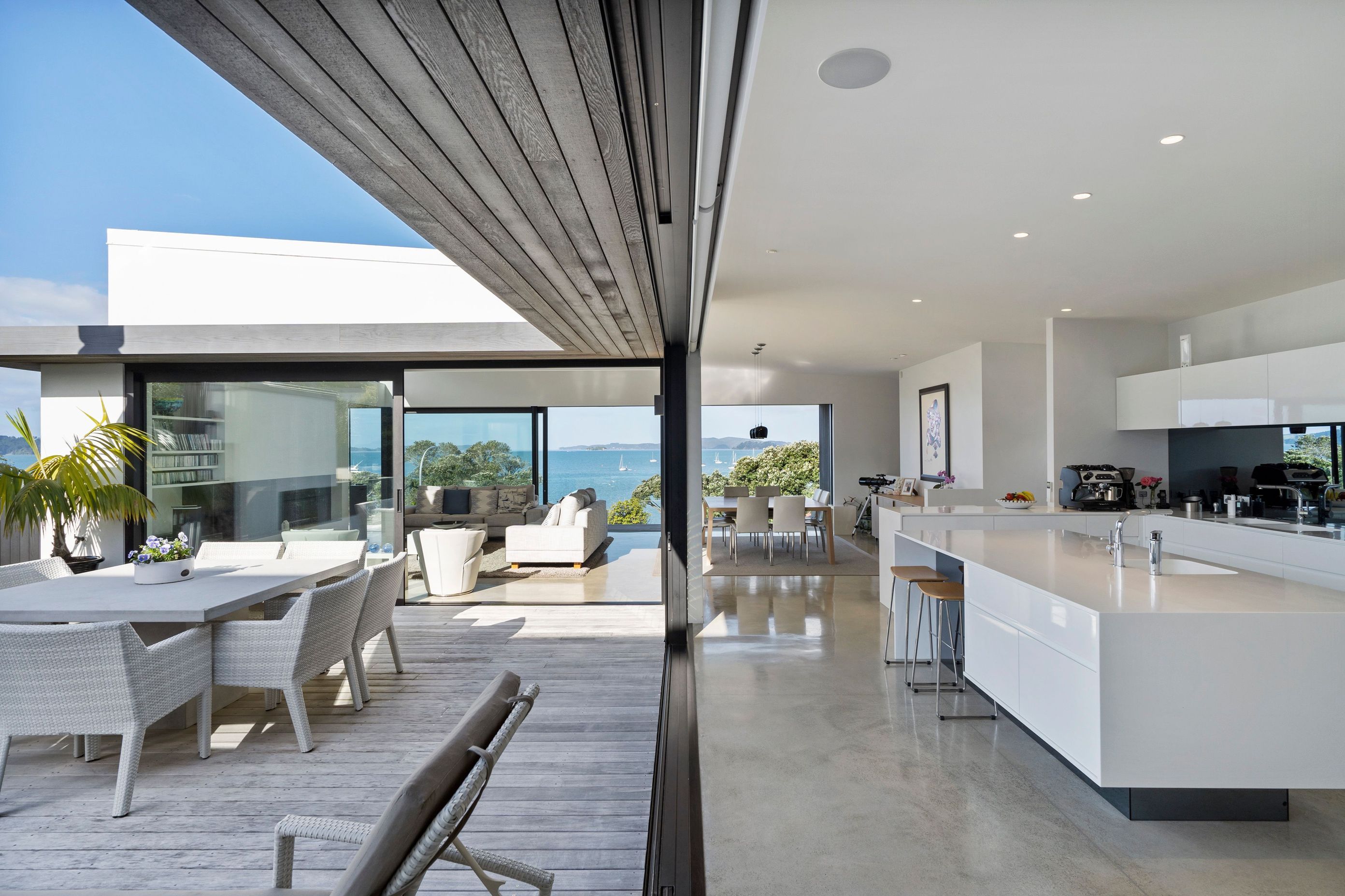Seamless indoor-outdoor flow 