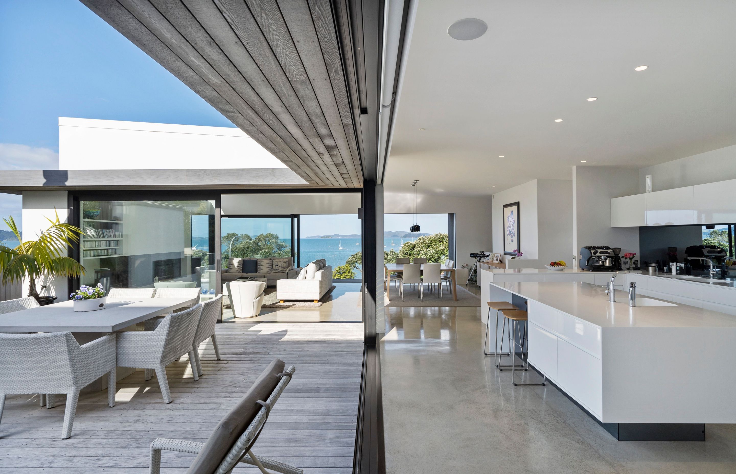 Seamless indoor-outdoor flow 