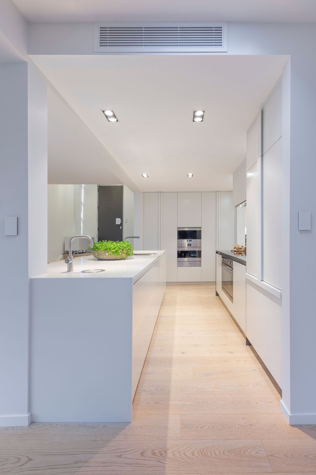 Remuera Kitchen designed by Natalie Du Bois - Photo by Kallan Mac Leod