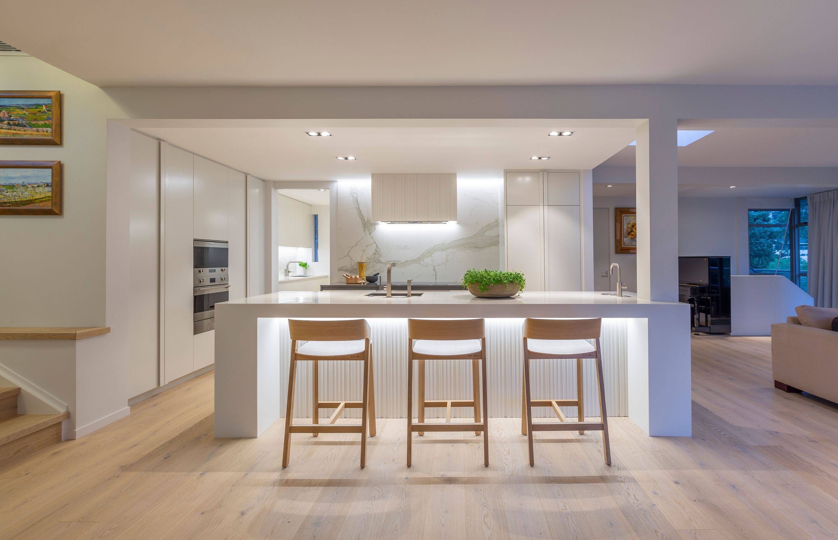 Remuera Kitchen designed by Natalie Du Bois of Du Bois Designer Kitchens and Interiors. Photo by Kallan Mac Loed