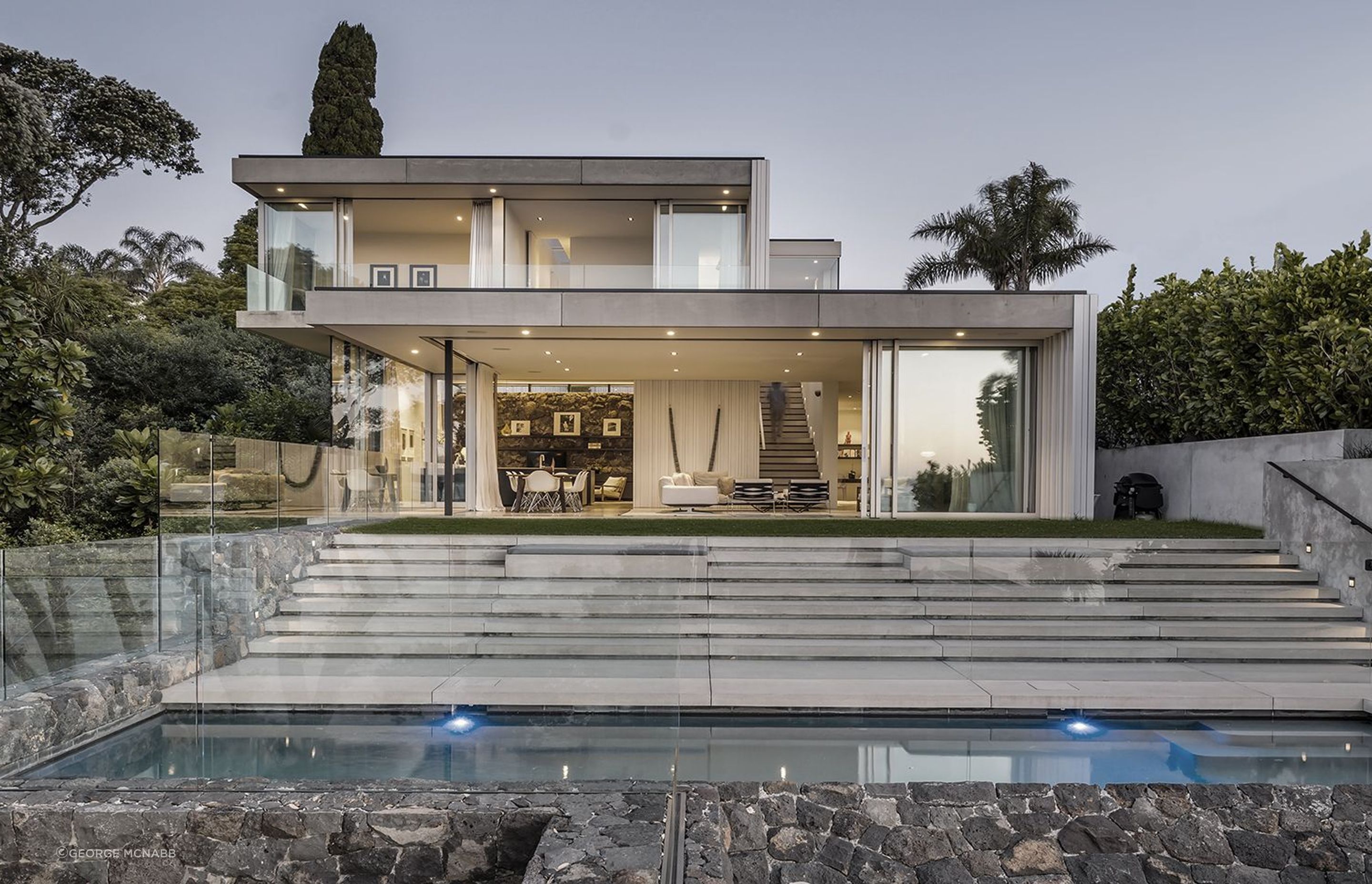 The owners of Sea Wall House have their own perfect retreat in the heart of central Auckland.