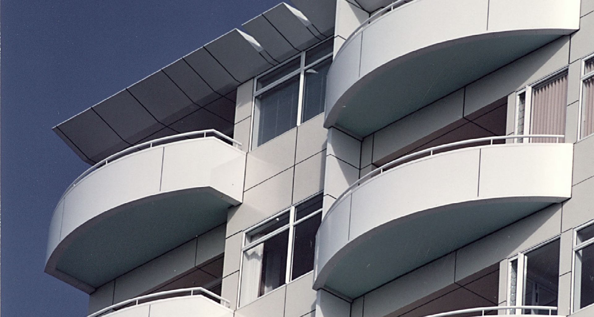Seaview Apartments banner
