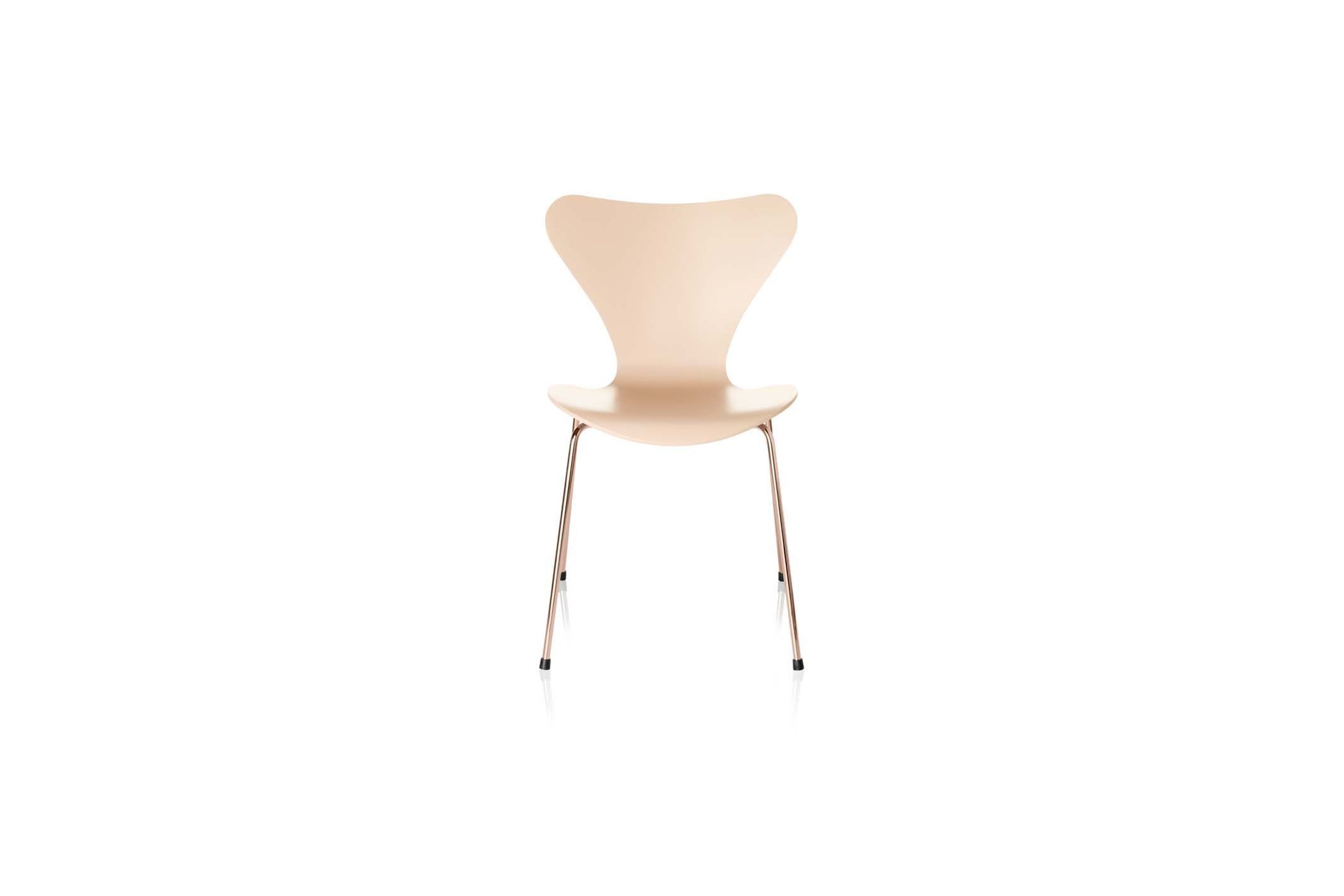 Series 7 Chair by Fritz Hansen
