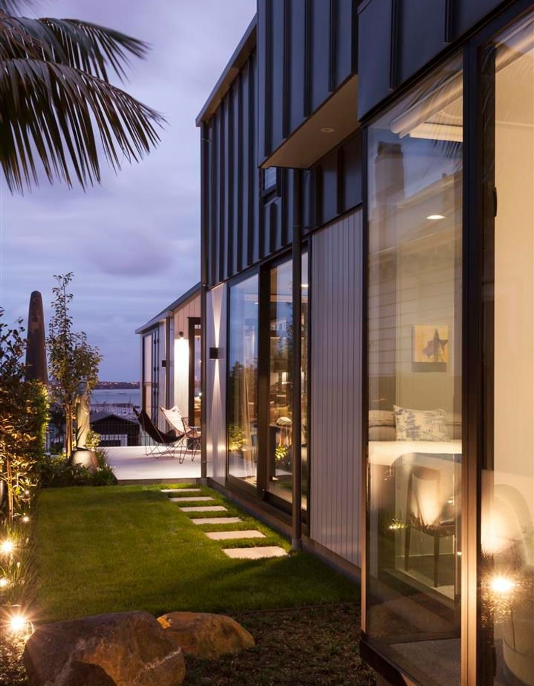 The ability to go as high as 8-metres at the apex meant that the programme for the house could be accommodated over three storeys, allowing for the inclusion of outdoor areas.