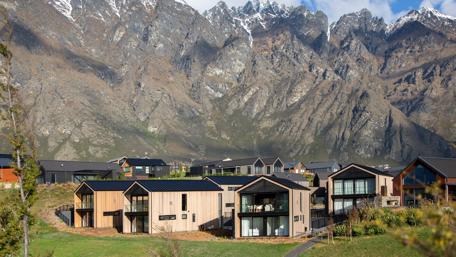 Six Villas banner