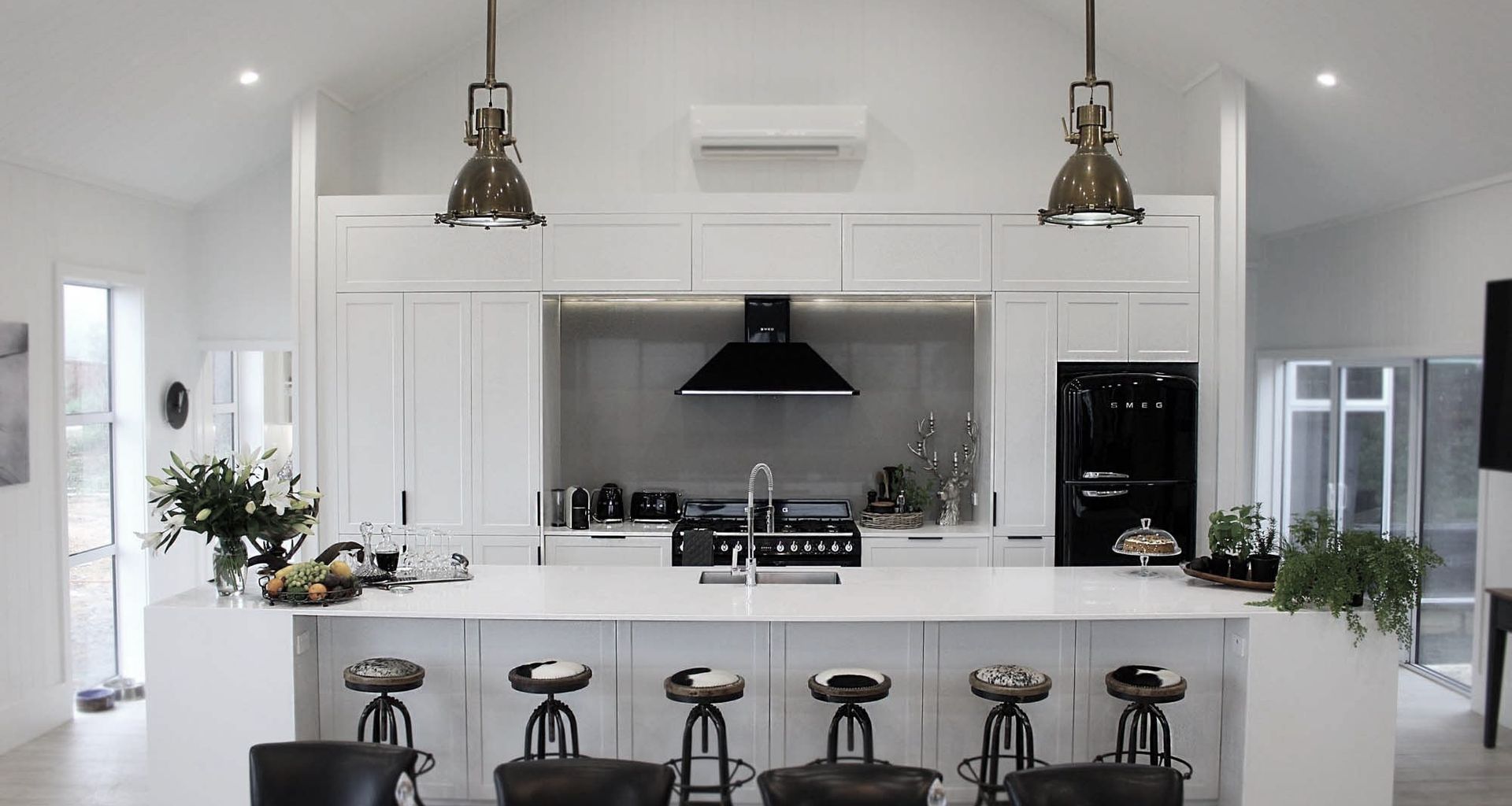 Sleek Country Barn Style Kitchen banner