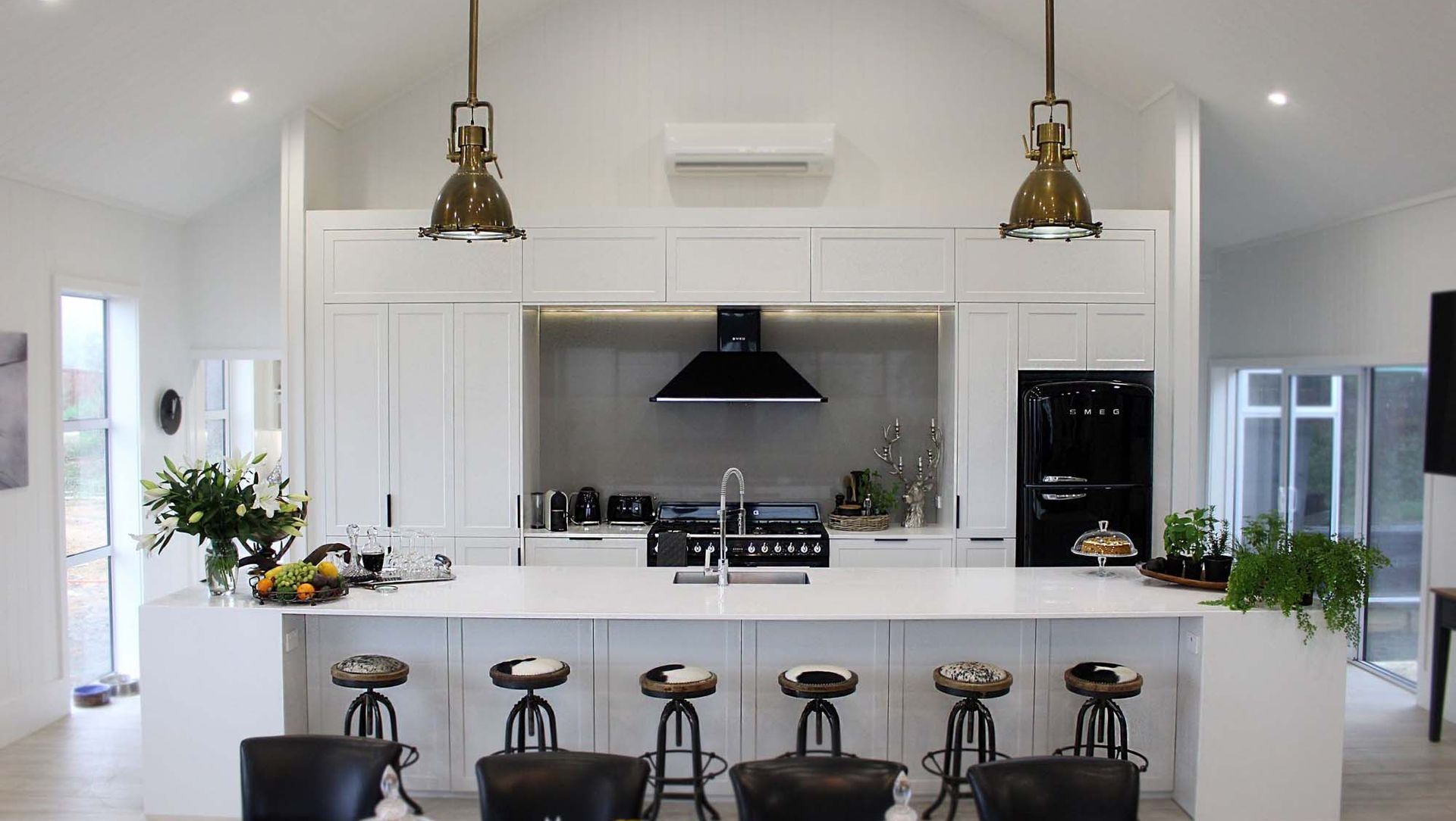Sleek Country Barn Style Kitchen banner