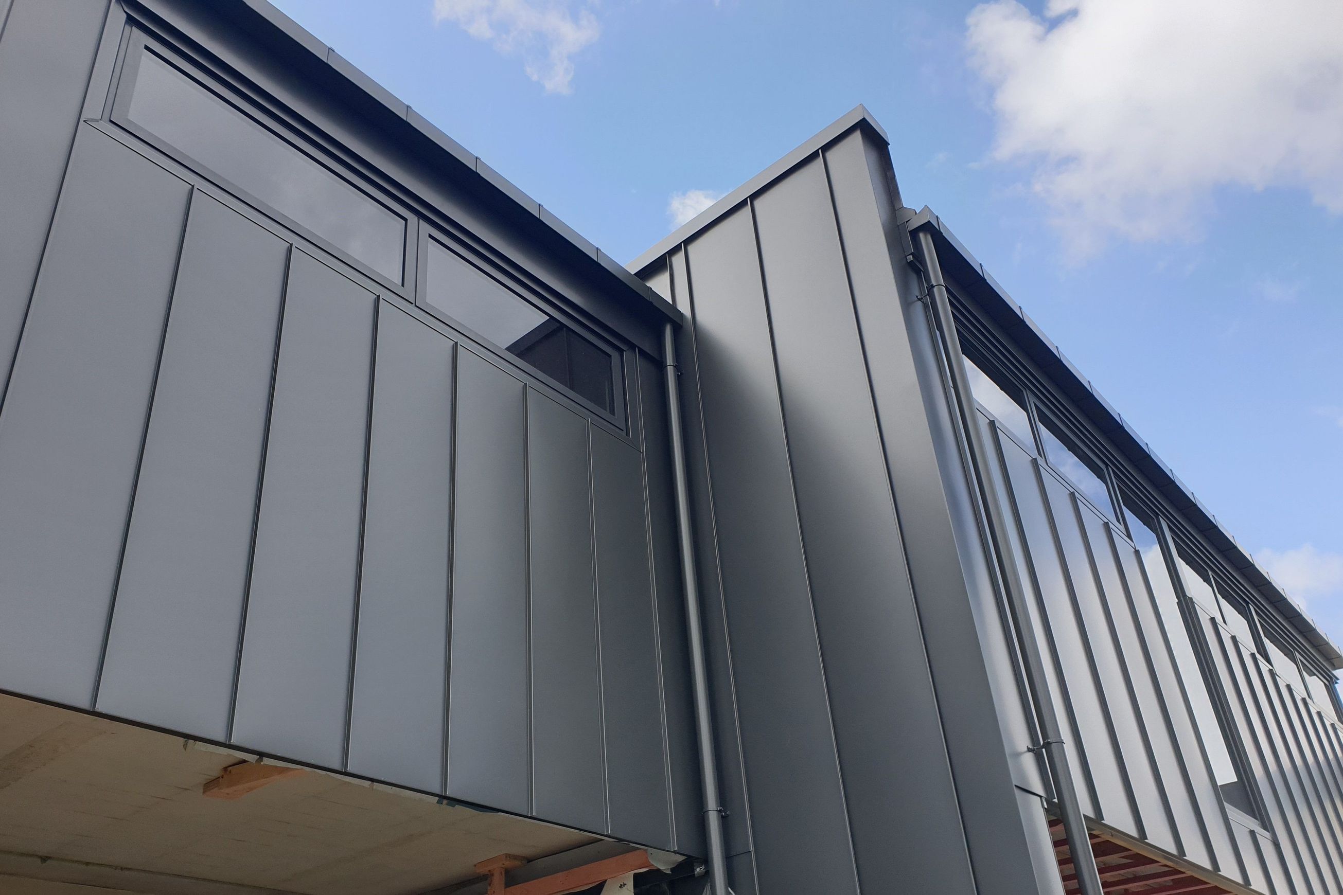 Smart Tray Standing Seam Metal Cladding