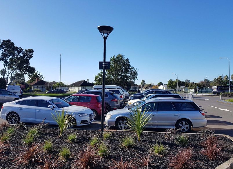 Solar Car Park Lighting – Auckland Airport Hotel