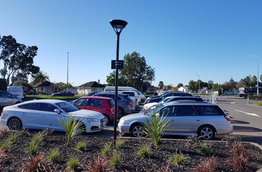 Solar Car Park Lighting – Auckland Airport Hotel