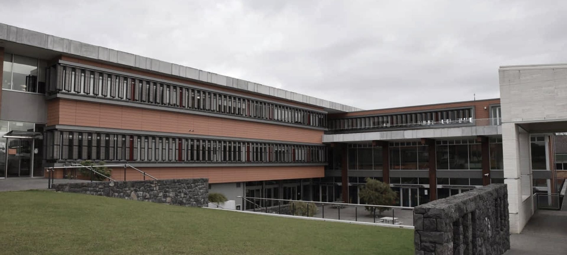 St Kentigern College banner