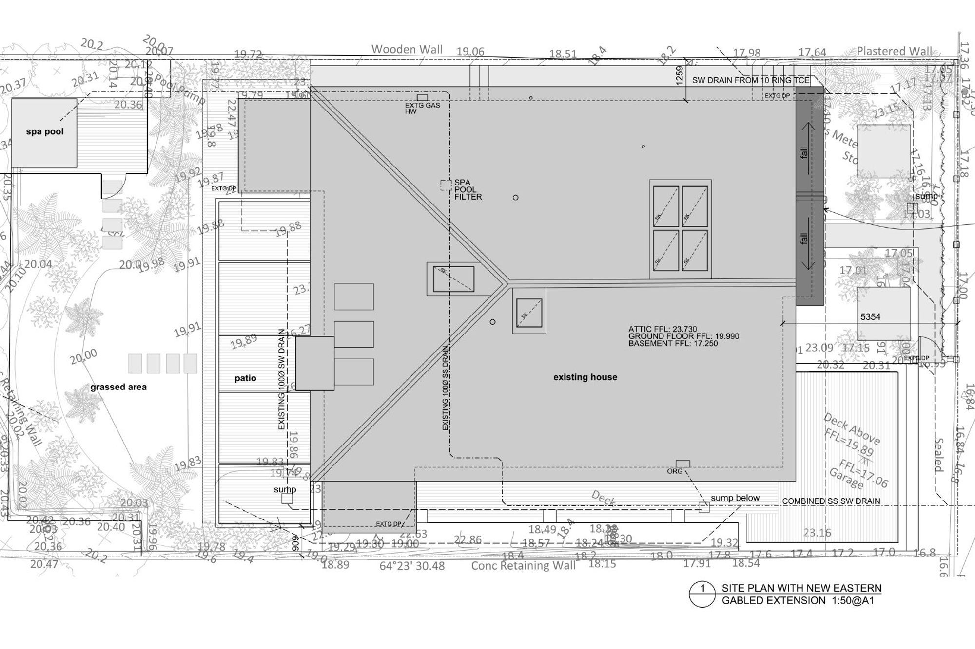 The site plan show the existing house and the new eastern gabled extension.