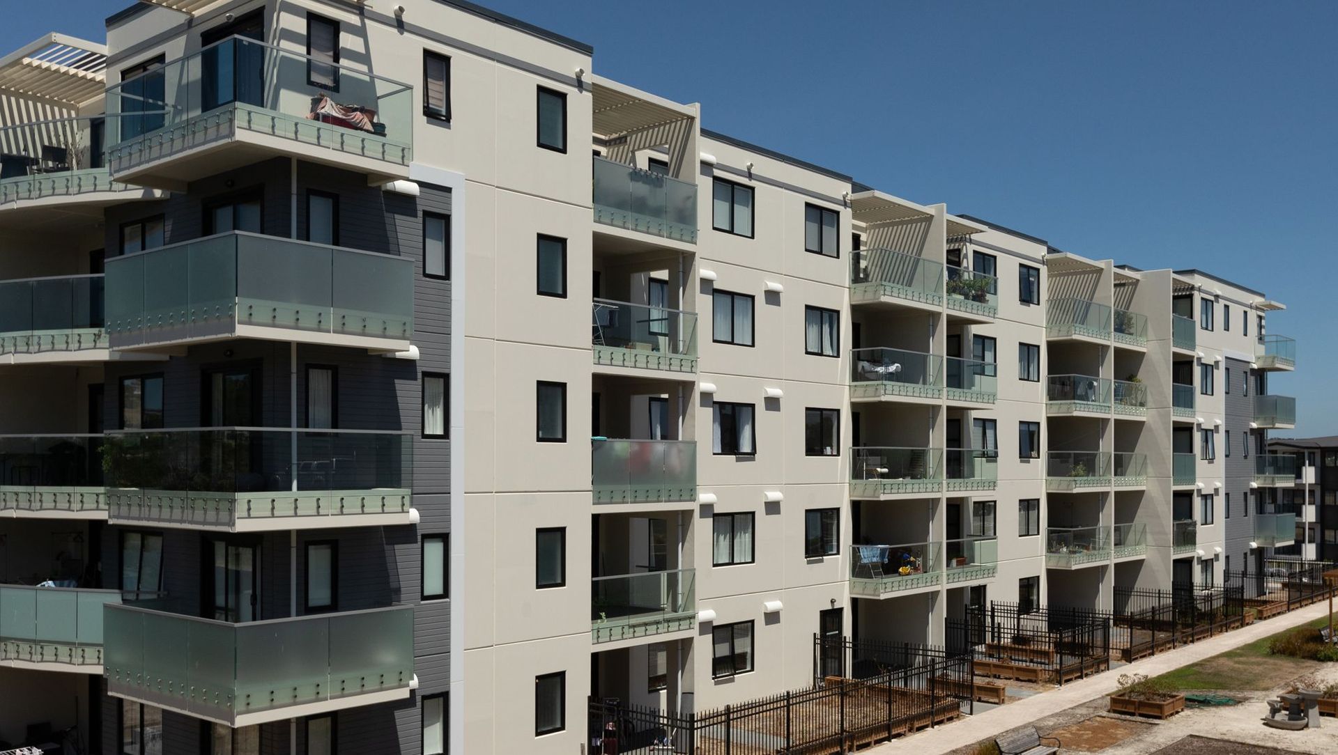 Leroy Suites banner