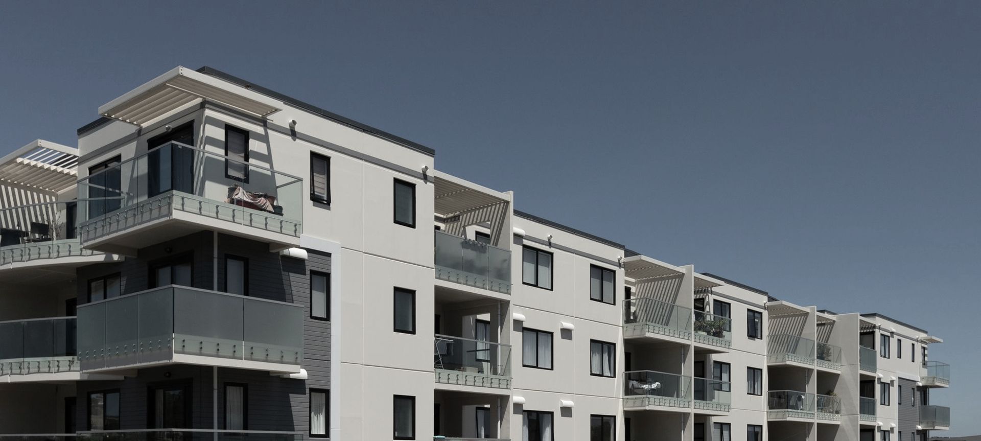 Leroy Suites banner