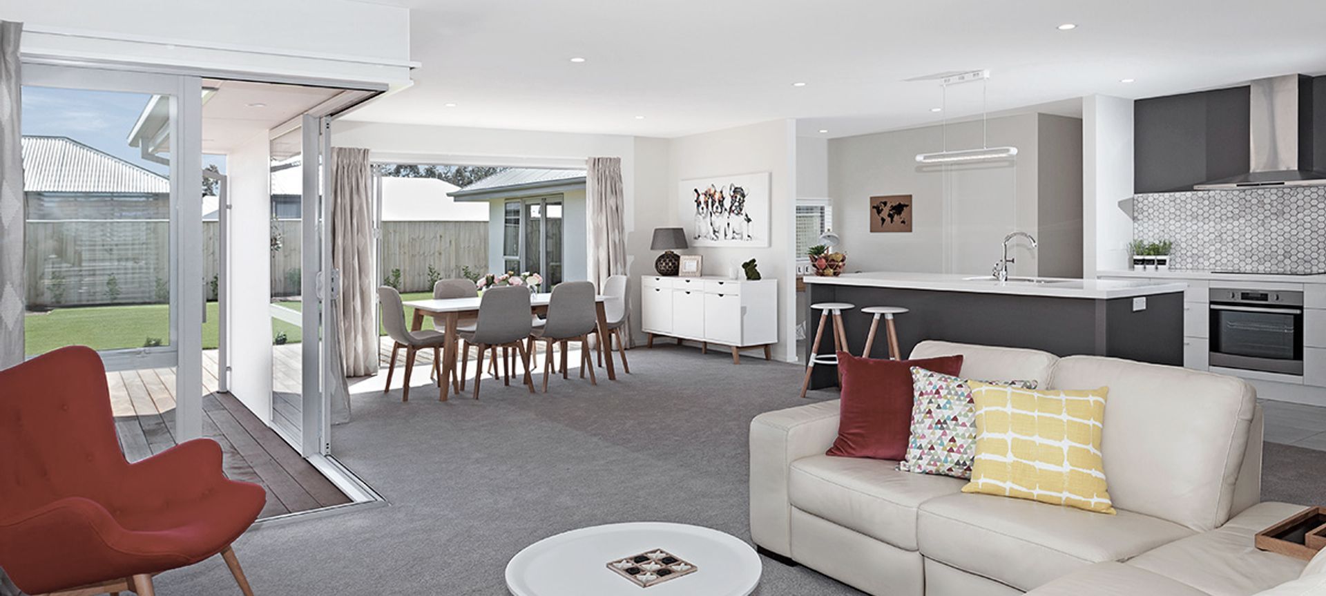 Strauss Interiors banner