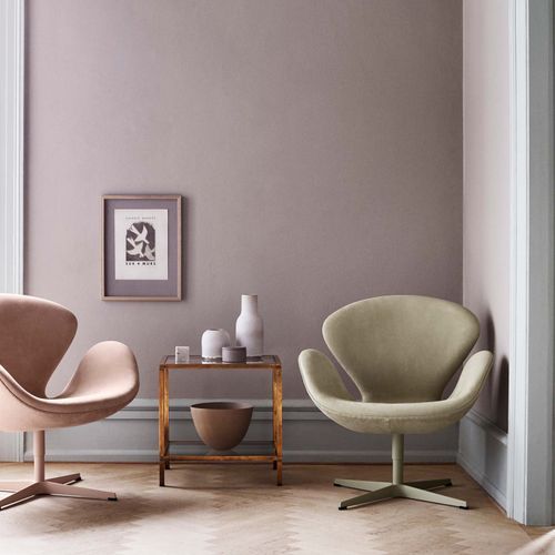 Swan Chair by Fritz Hansen