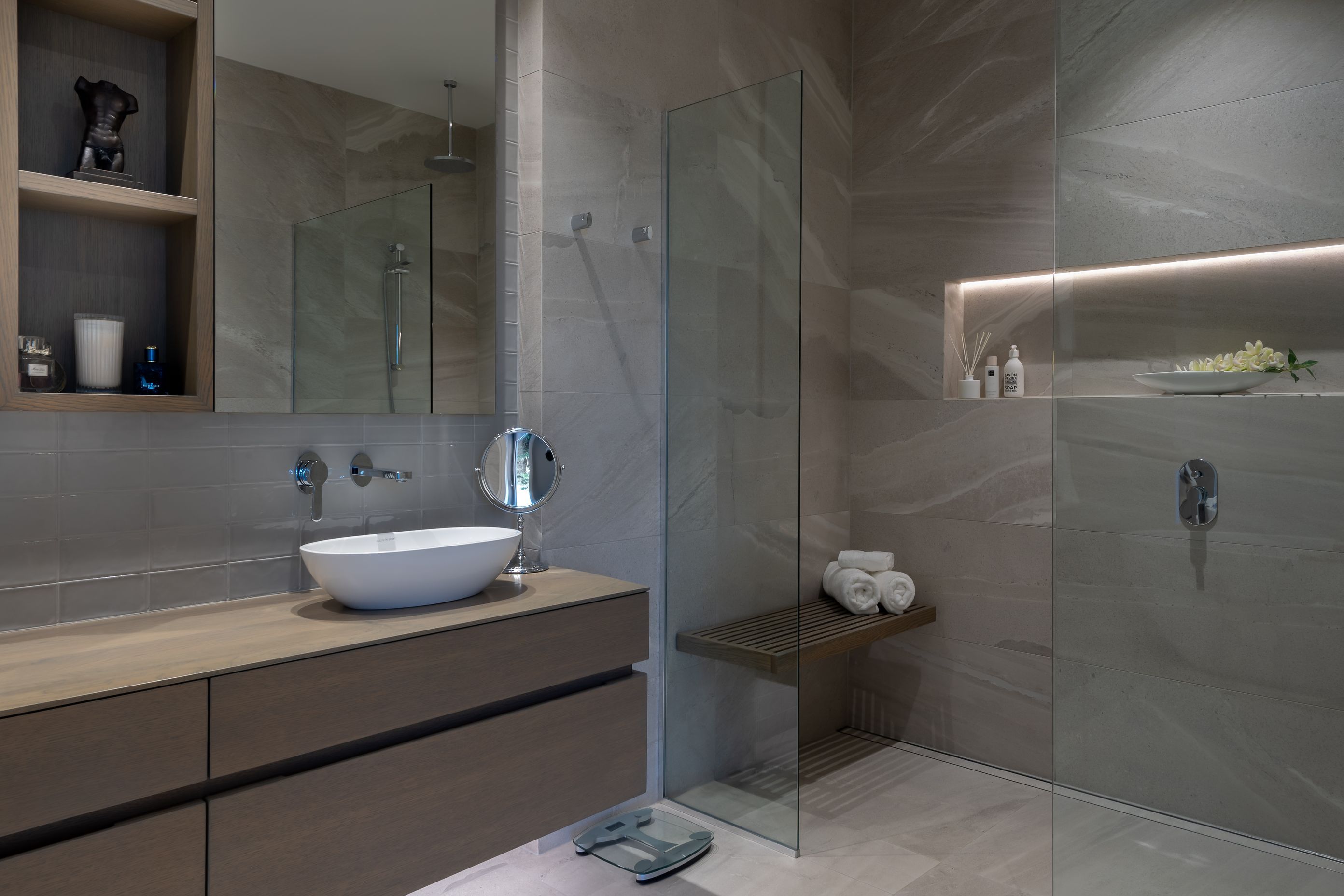 Ensuite