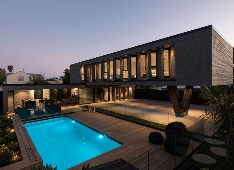 Hollywood Hills in the heart of Takapuna