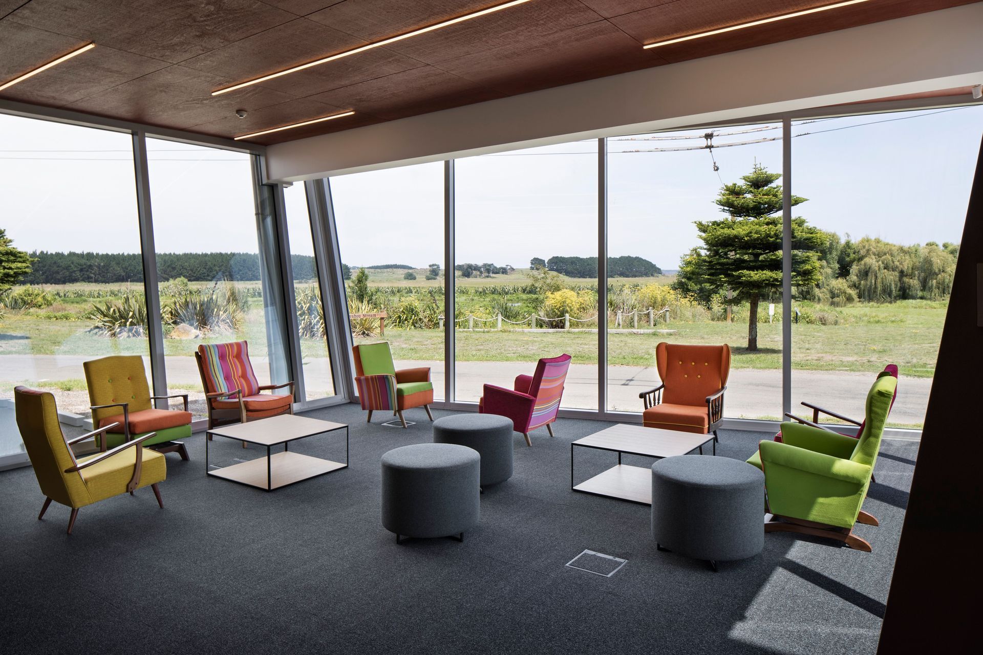 Riverside Lounge