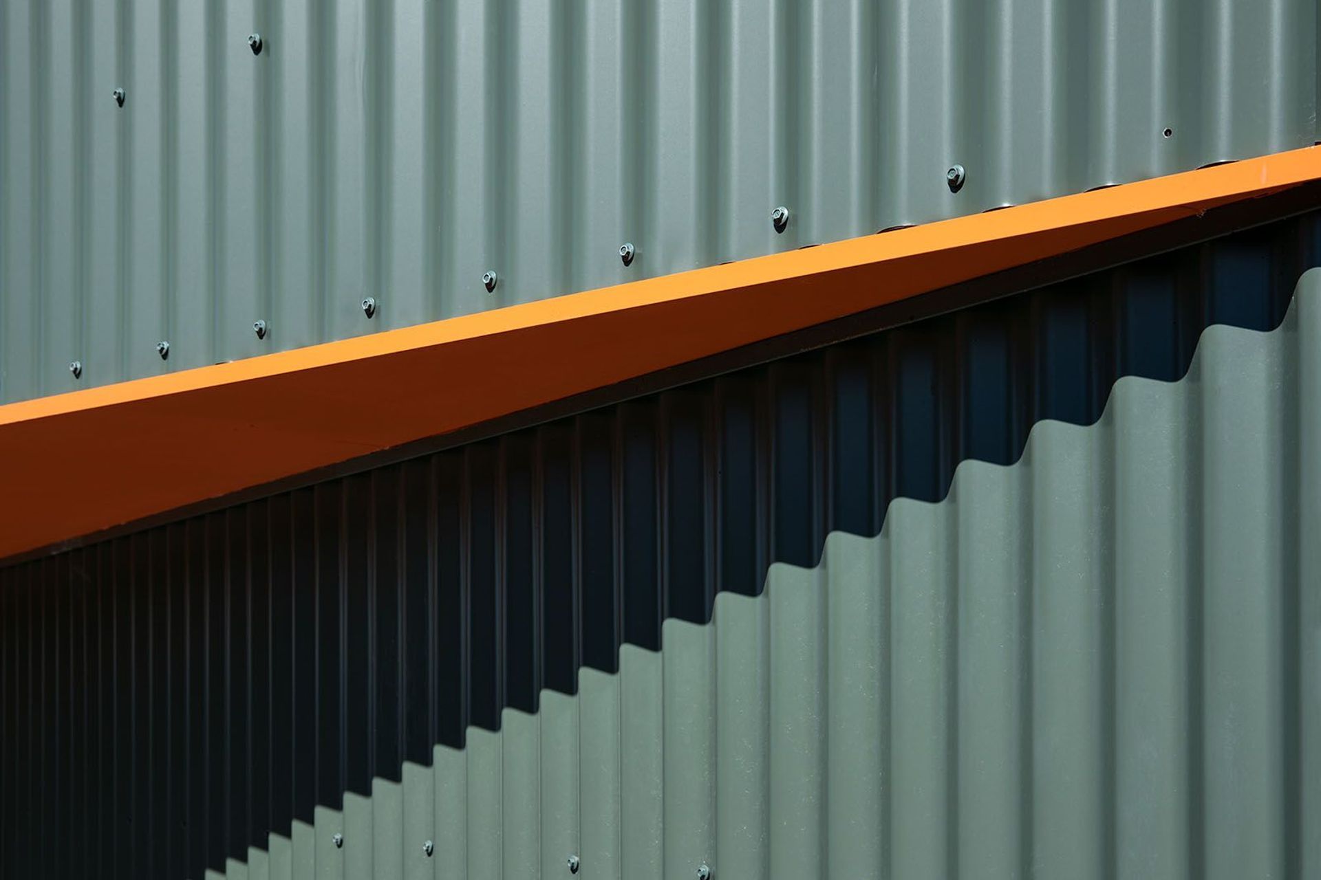 The exterior is inspired by the colours of the Kea – the native parrot with its rich green and orange plumage.