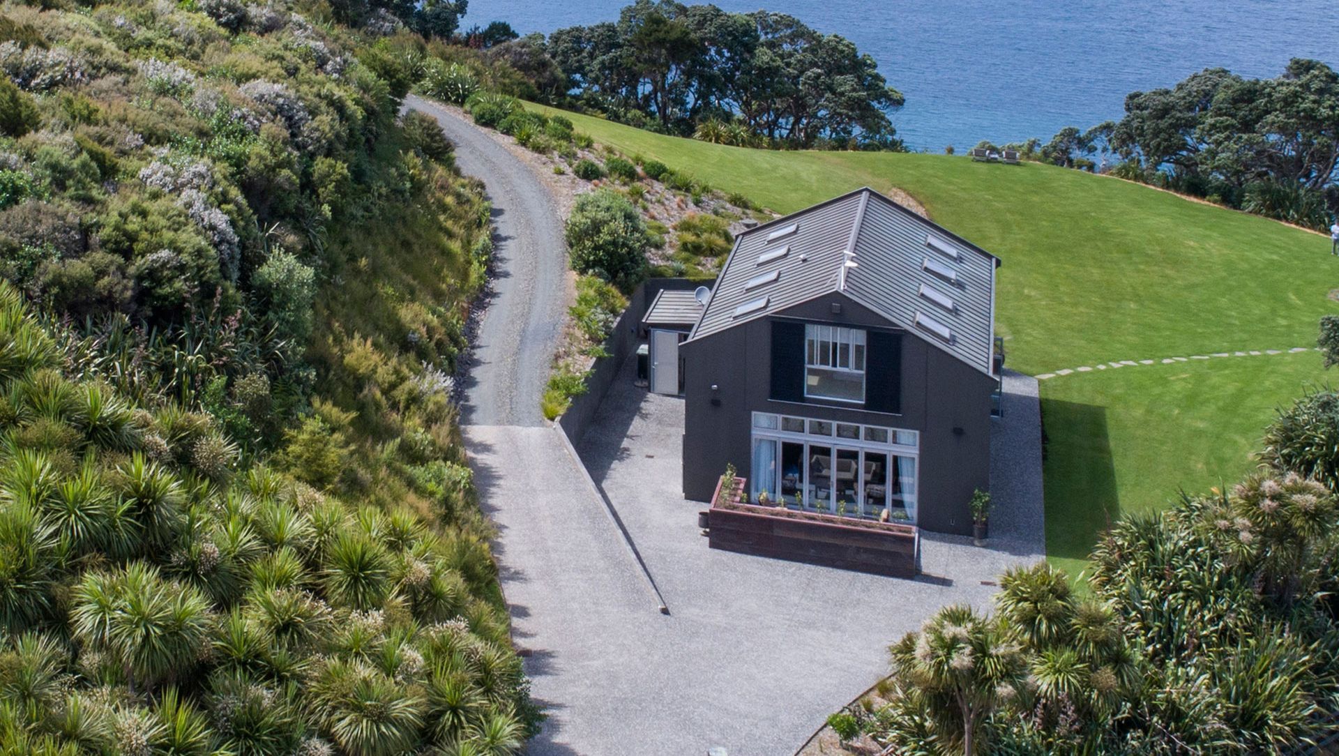 Te Whara, Kauri Mountain Renovation banner