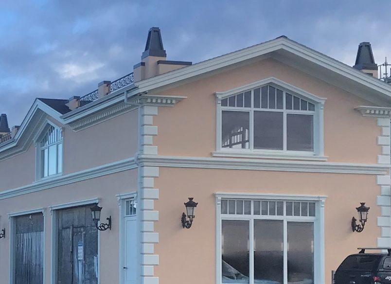 The Riverhead Mansion