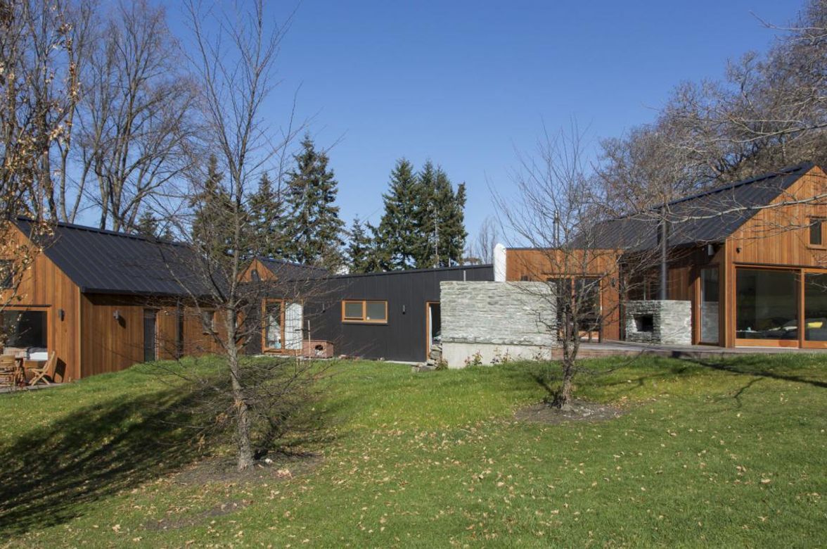 Threepwood House