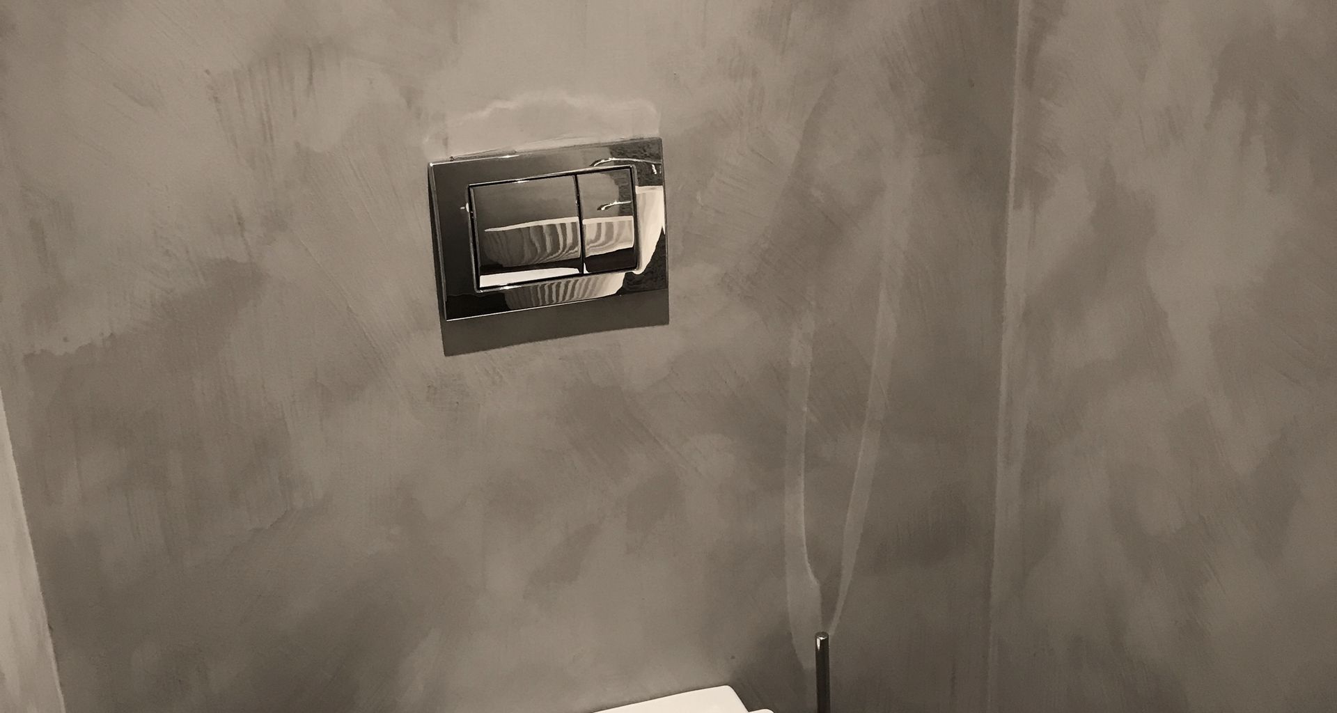 Toilet banner