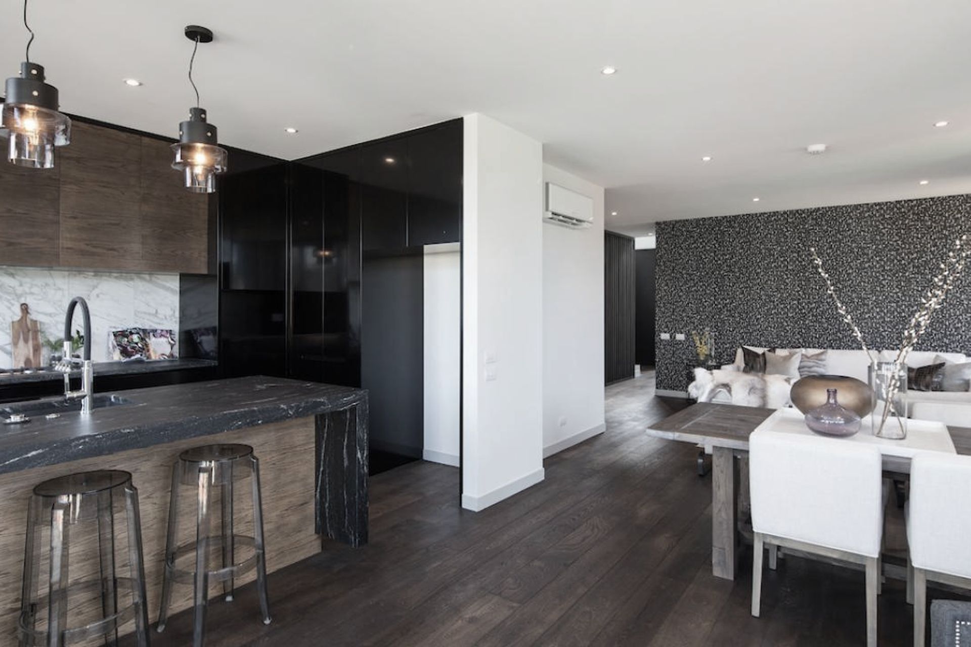 Towai I - Light Feature Engineered European Oak Flooring finished w/ Oil in 'Nero'