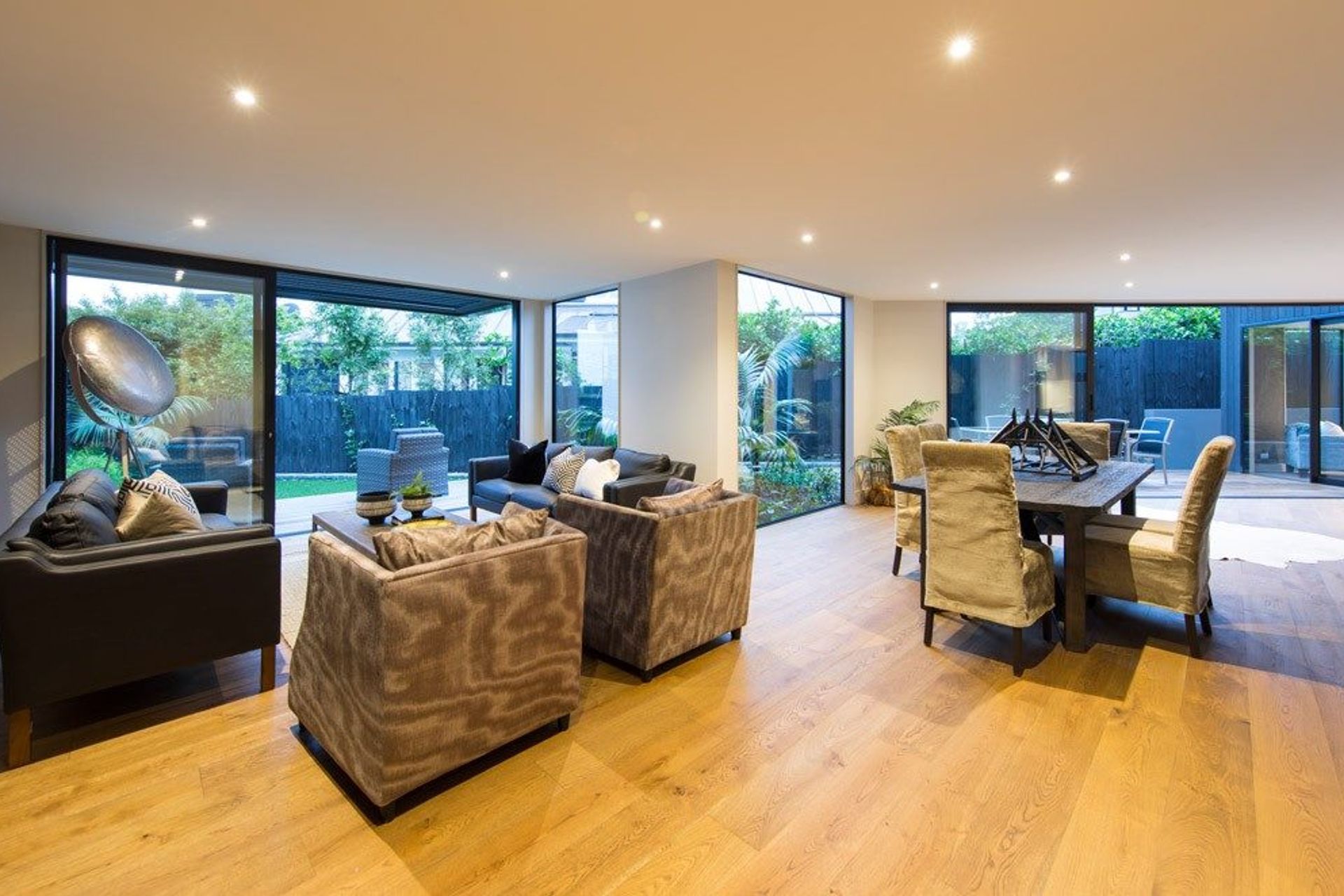 Towai II - Light Feature Engineered European Oak finished w/ Oil in 'Castle Brown'