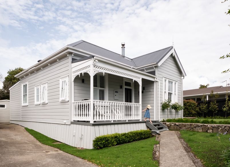 Traditional Villa Gets Glammed Up