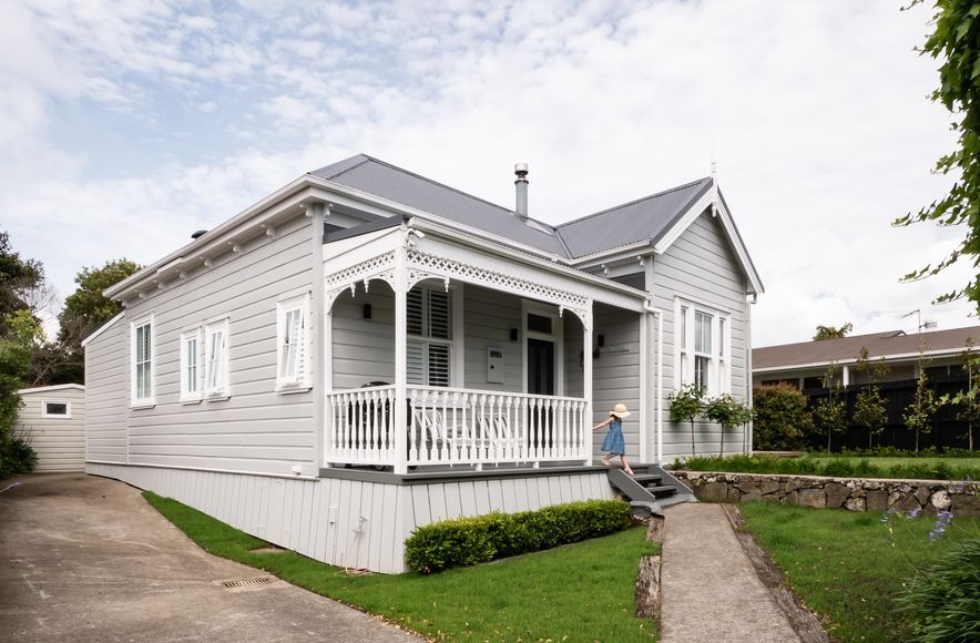 Traditional Villa Gets Glammed Up