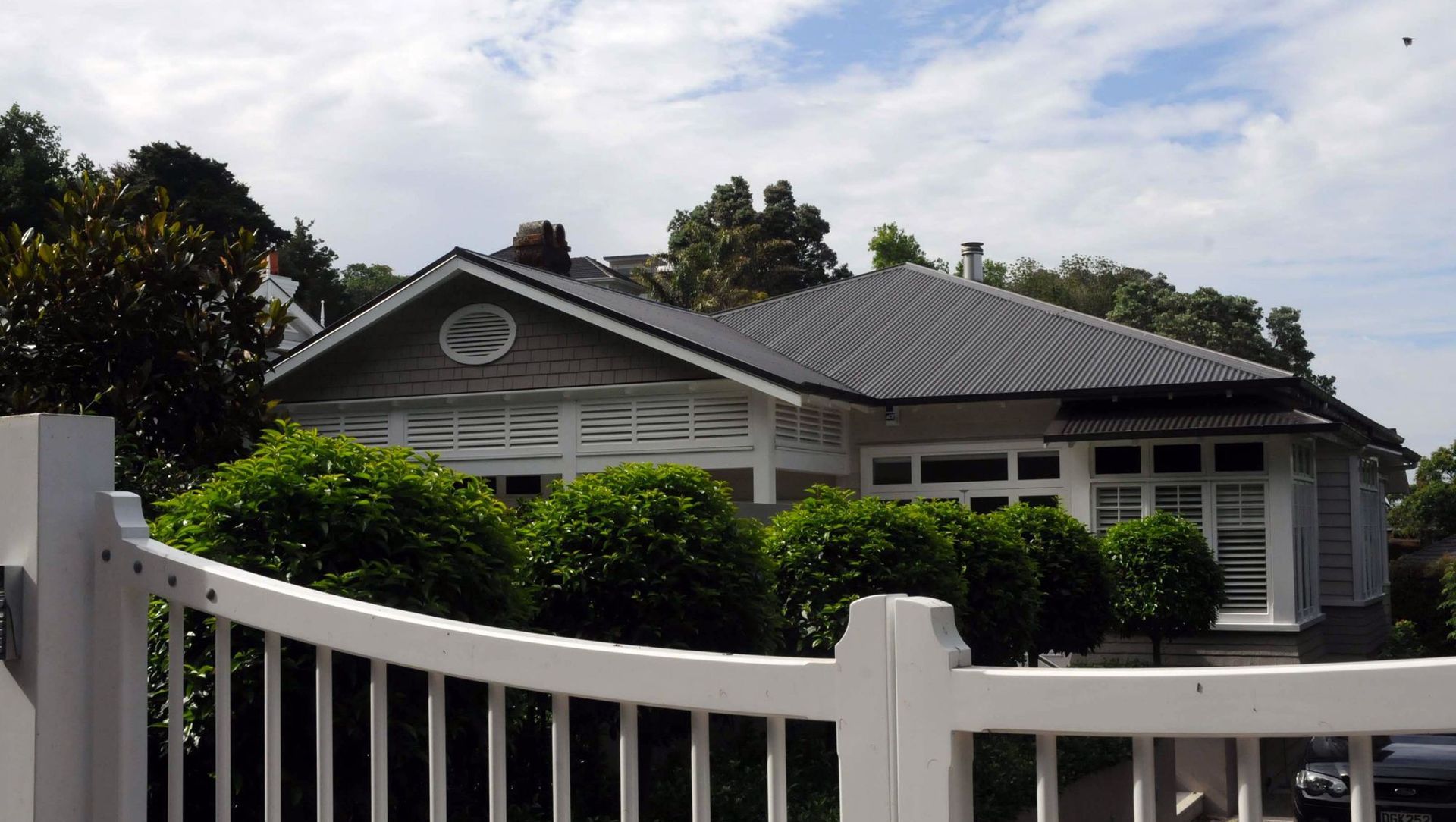Transitional Villa, Epsom banner