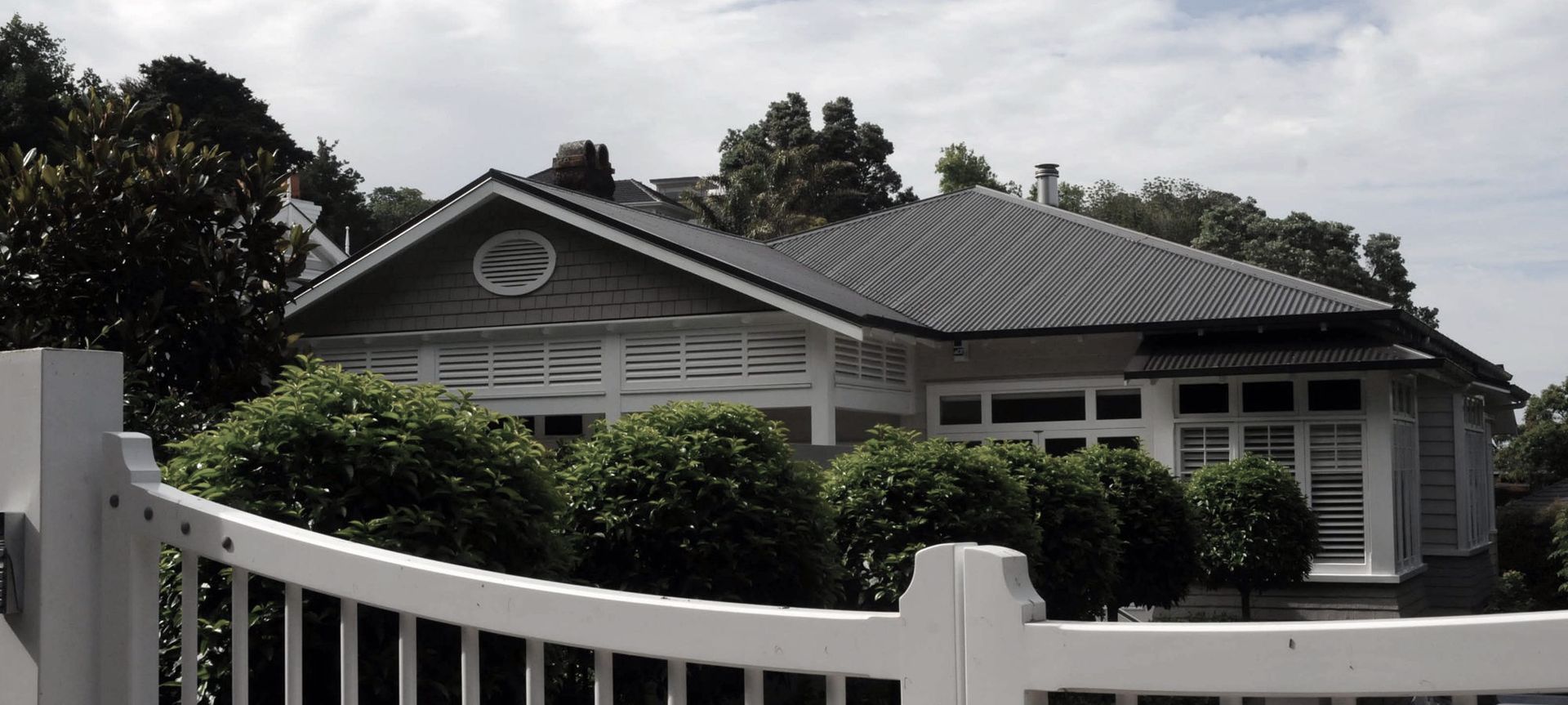 Transitional Villa, Epsom banner