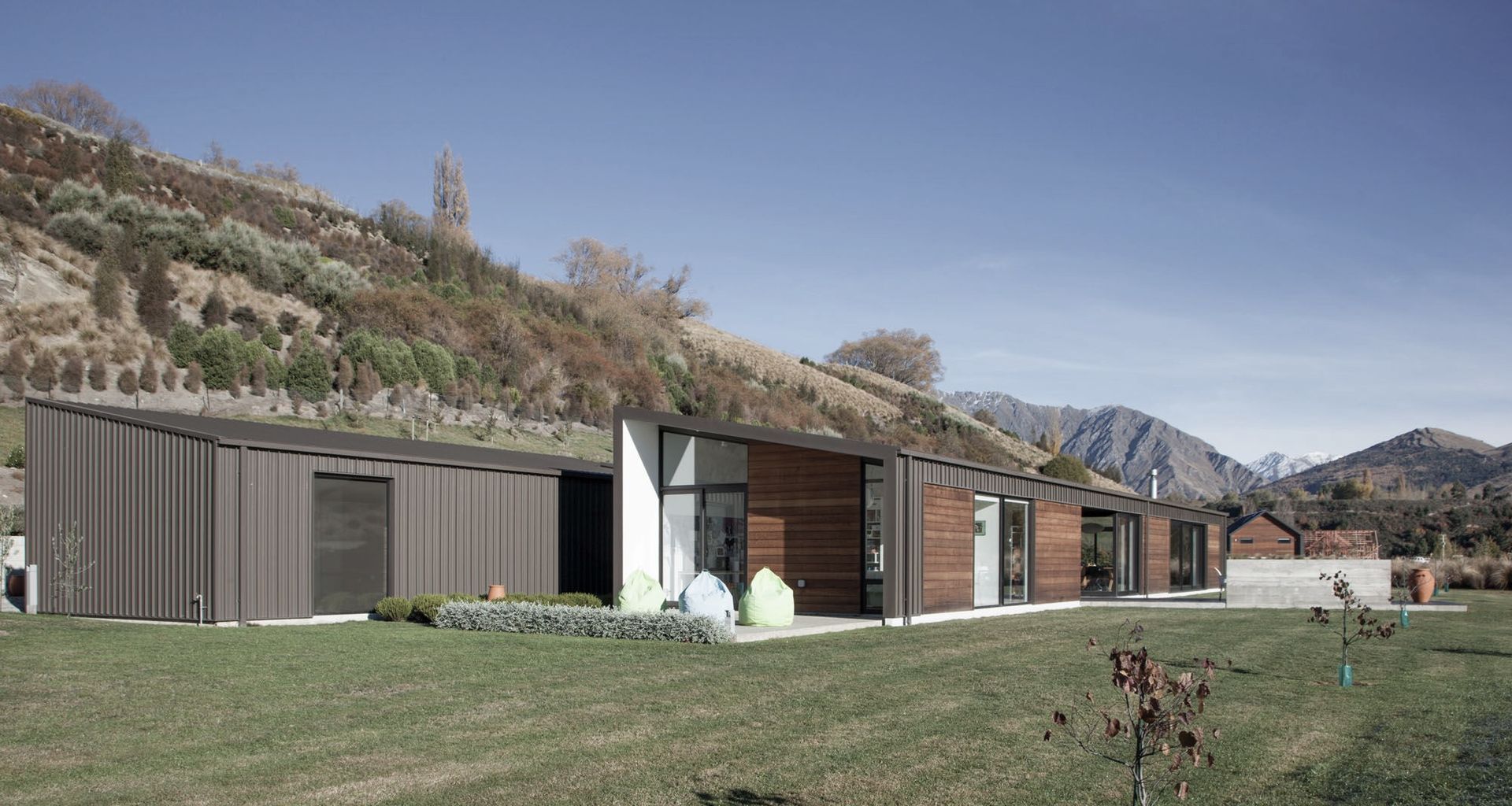 Tucker Beach Road | Warren & Mahoney Architects banner