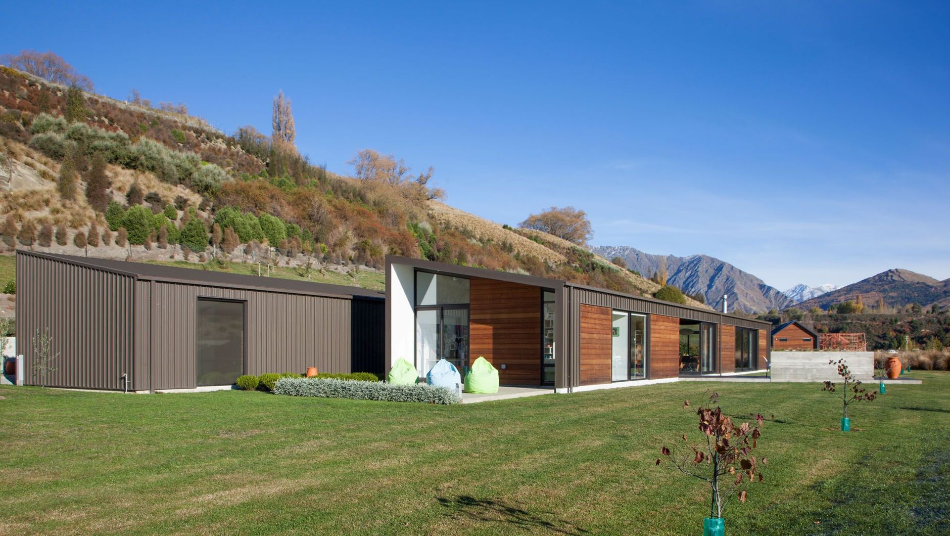 Tucker Beach Road | Warren & Mahoney Architects banner