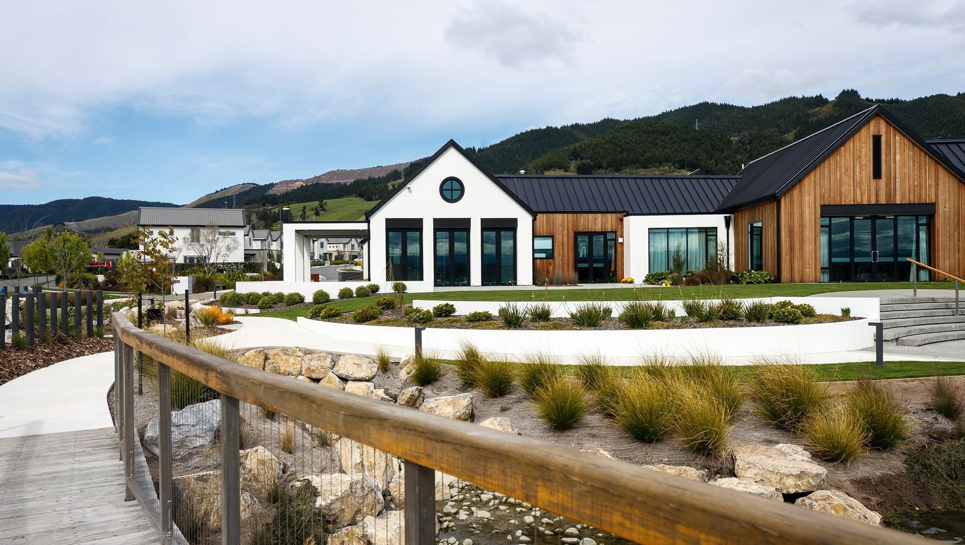 Olive Estate Lakehouse banner